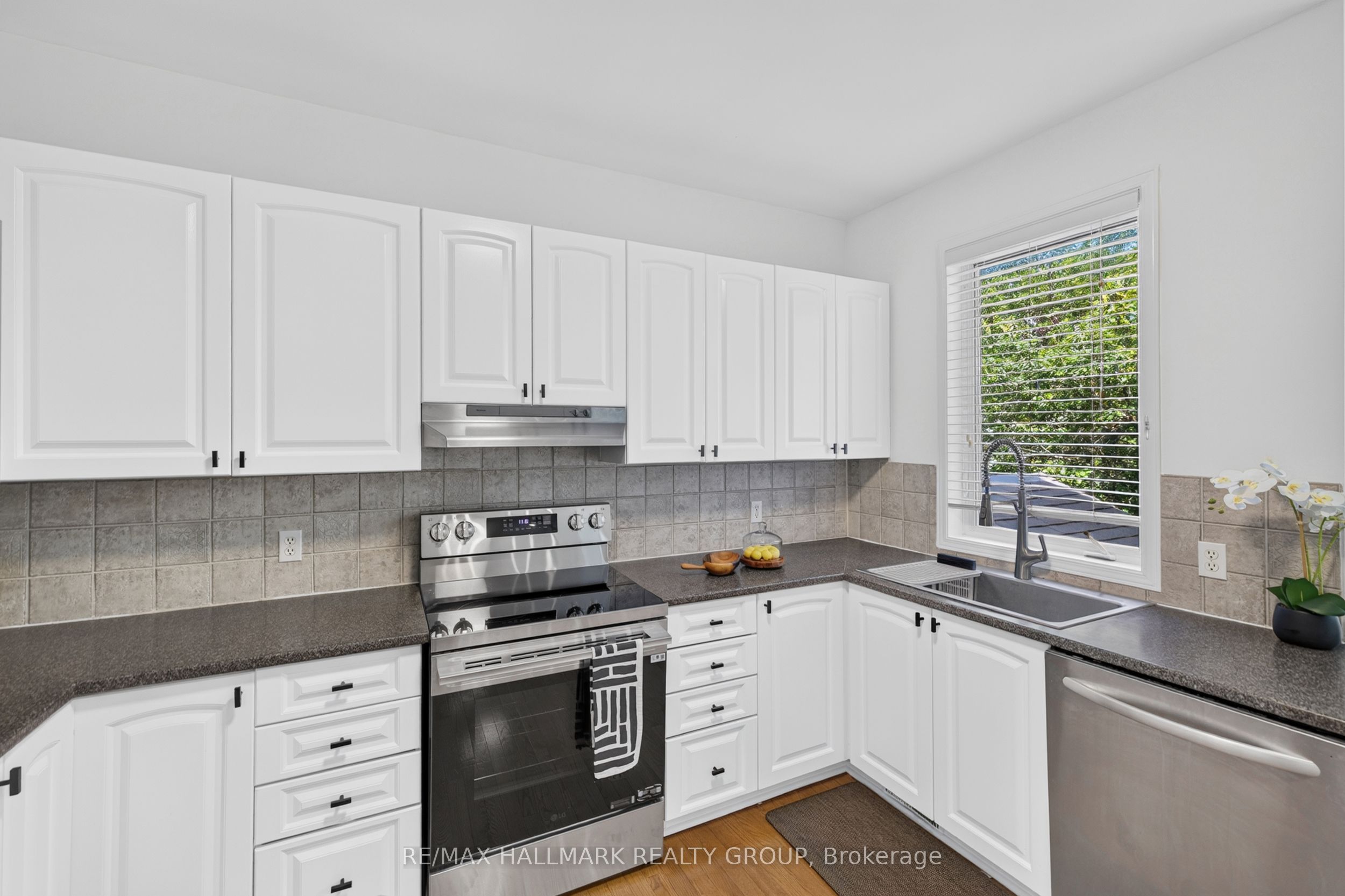 42 Glenrill Place S Property Photo 12