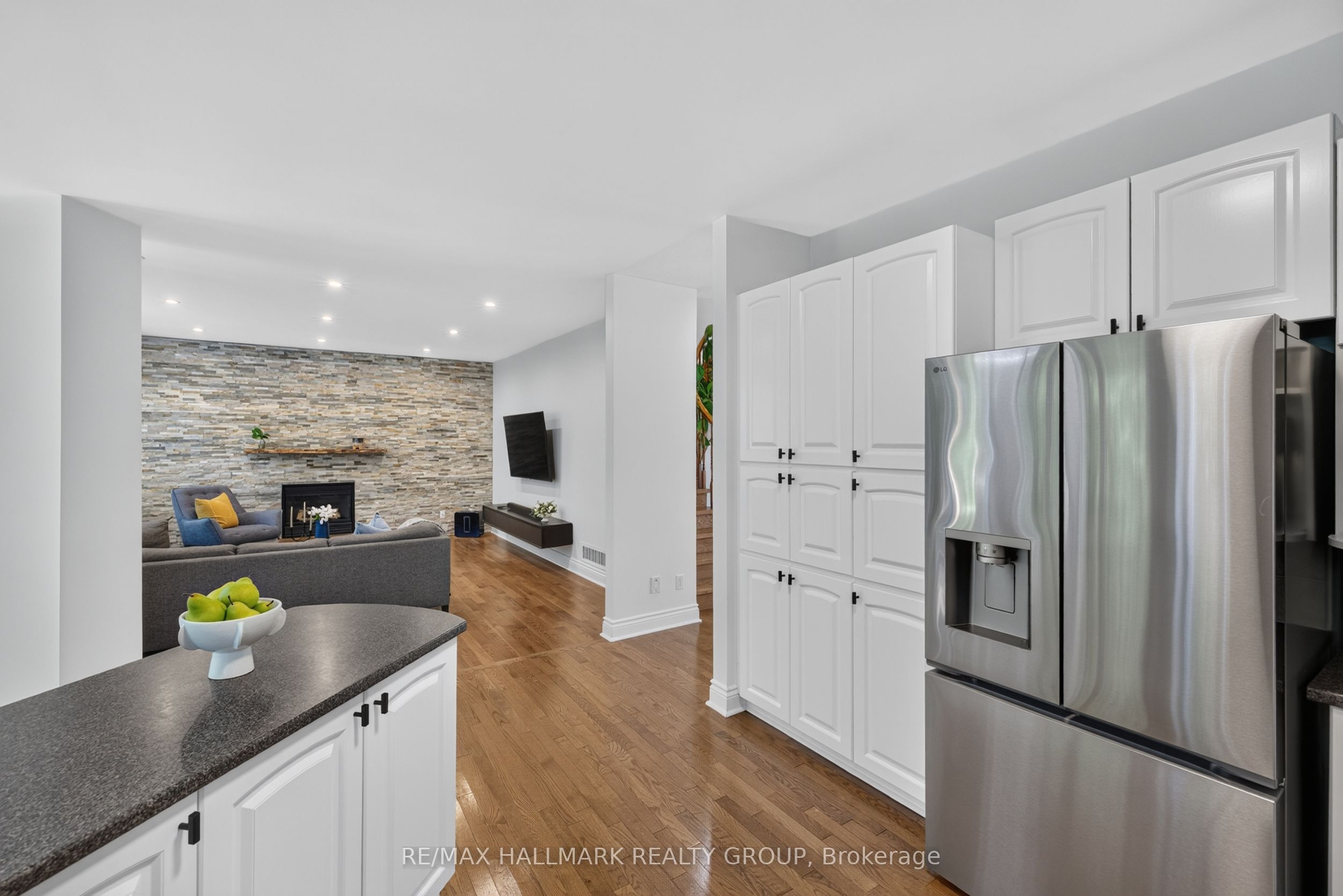 42 Glenrill Place S Property Photo 14