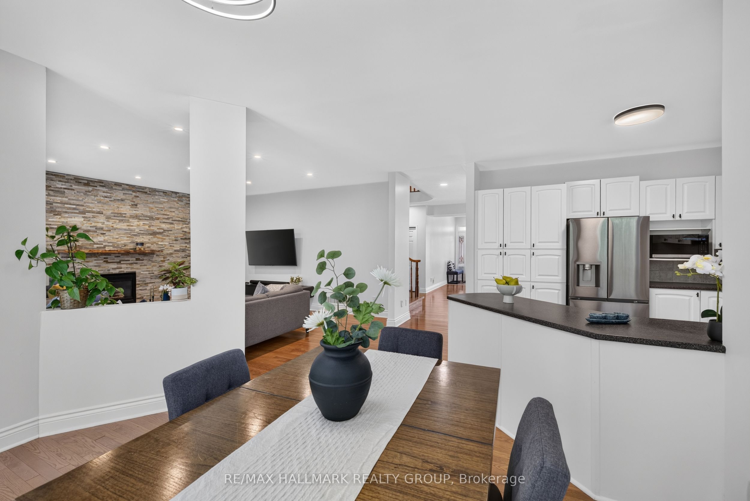 42 Glenrill Place S Property Photo 16