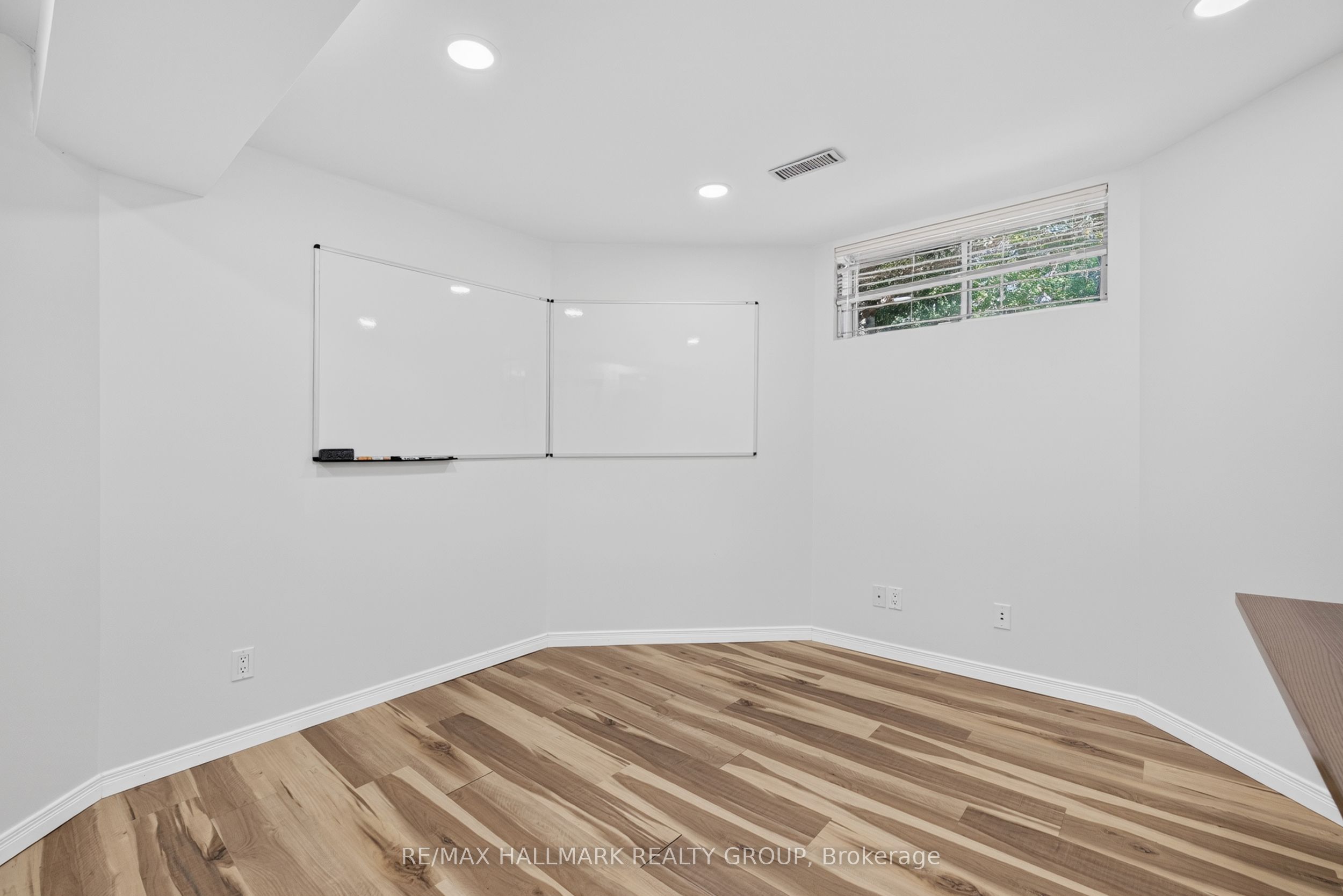 42 Glenrill Place S Property Photo 42