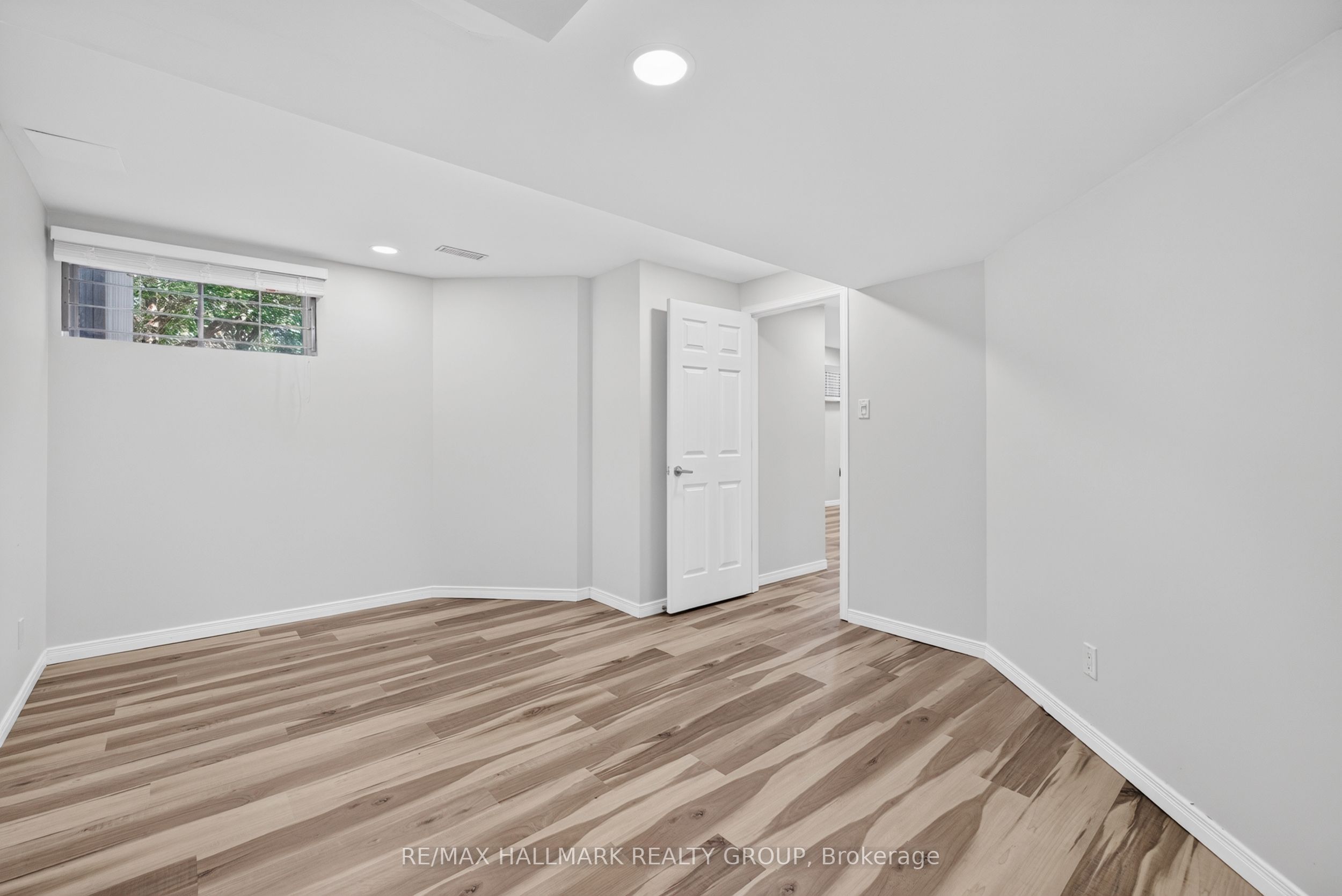 42 Glenrill Place S Property Photo 44