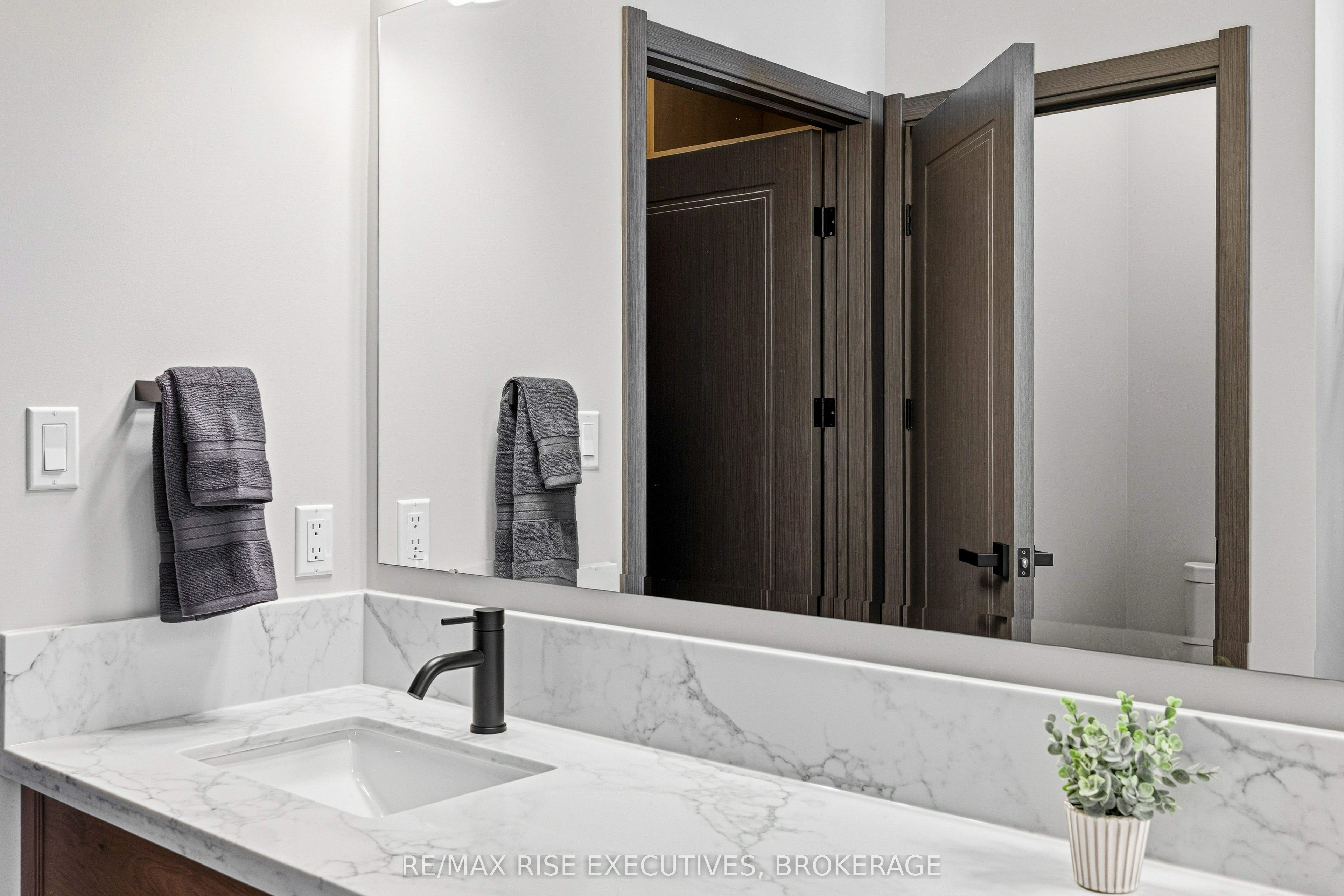 300 Skyfal Lane 204 Property Photo 12