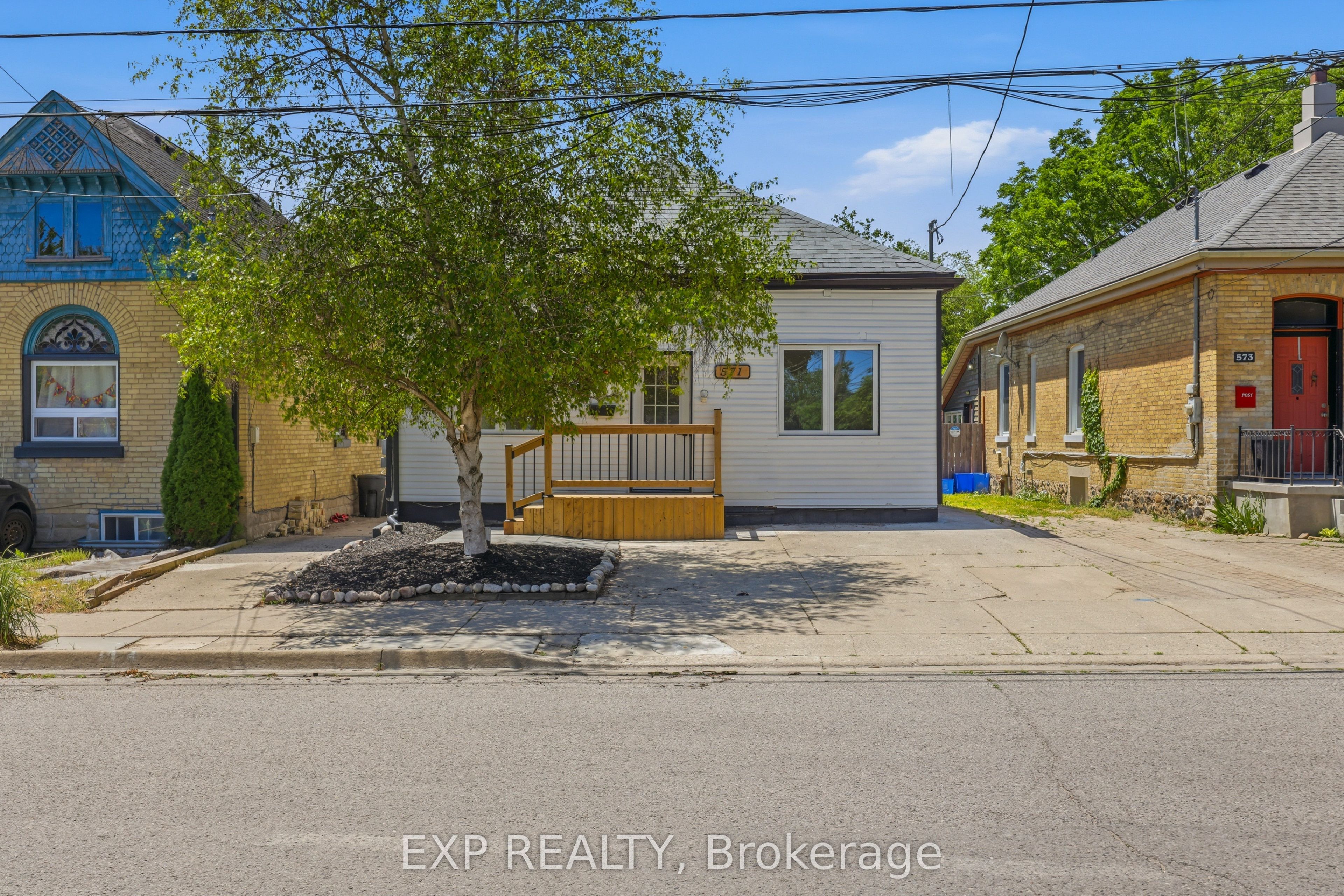 571 Elizabeth Street