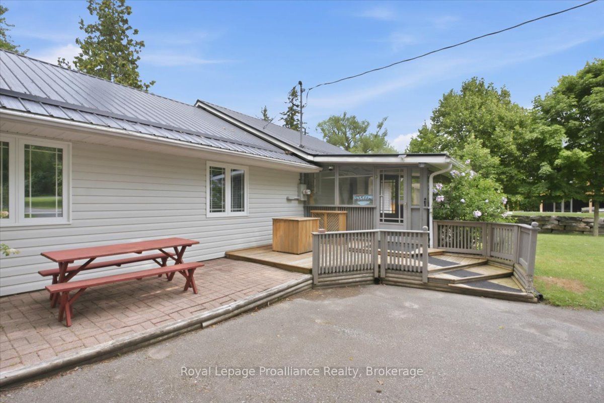 40 Riverview Drive Property Photo 3