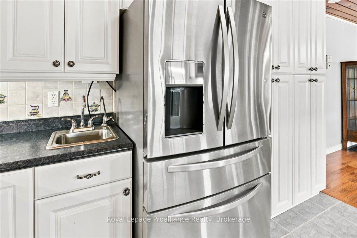40 Riverview Drive Property Photo 9