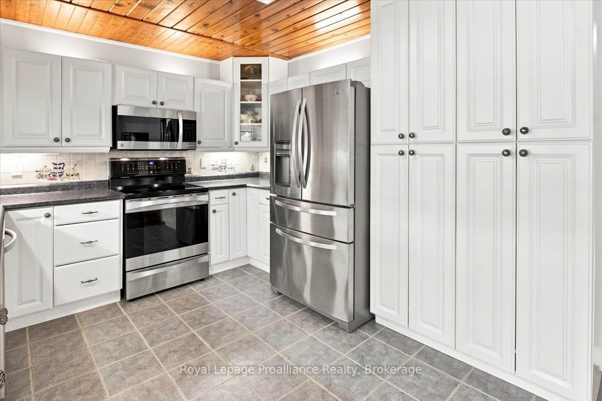 40 Riverview Drive Property Photo 10