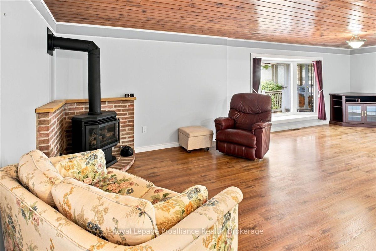 40 Riverview Drive Property Photo 14