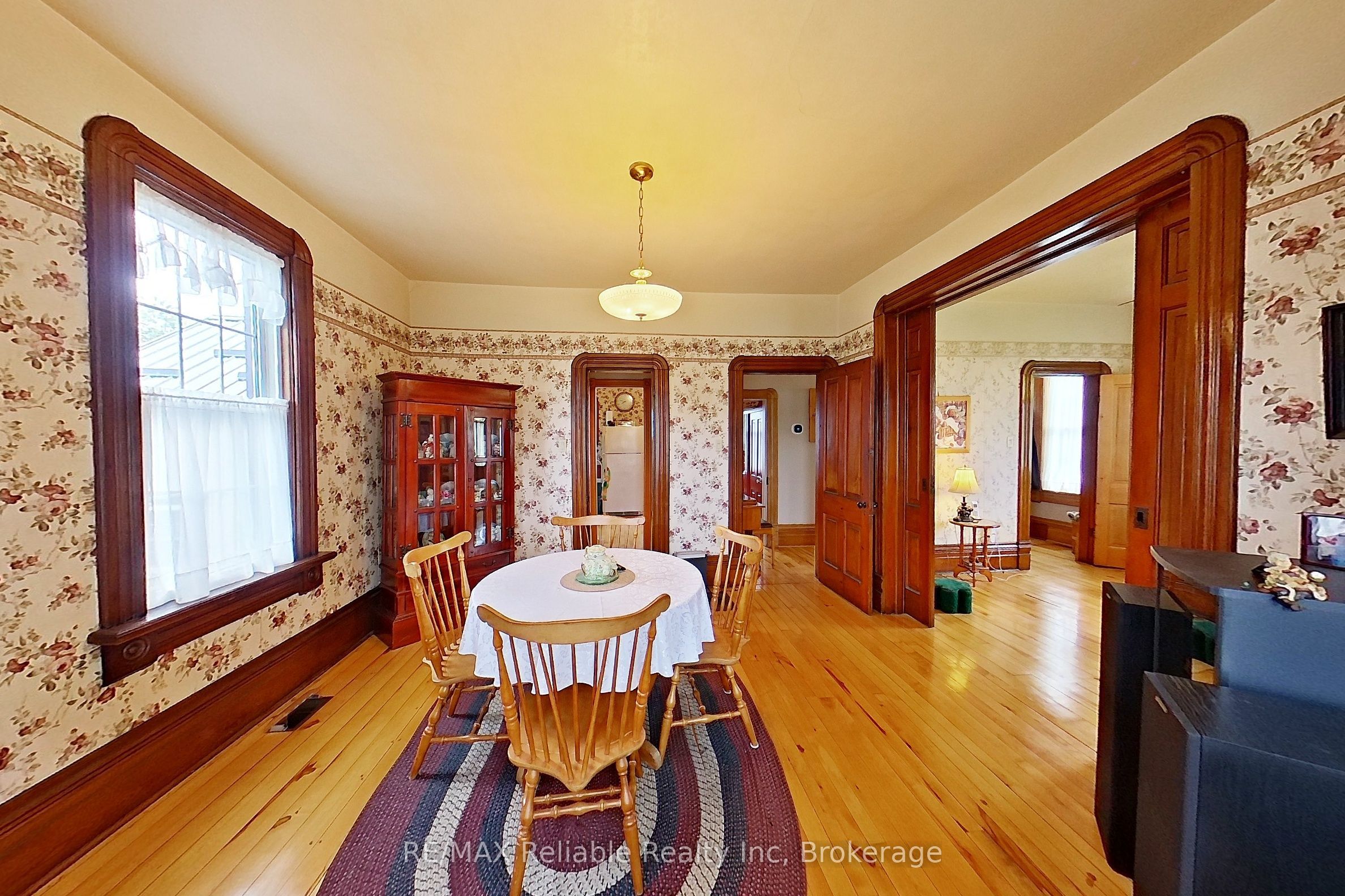 33 Princess Street E Property Photo 5