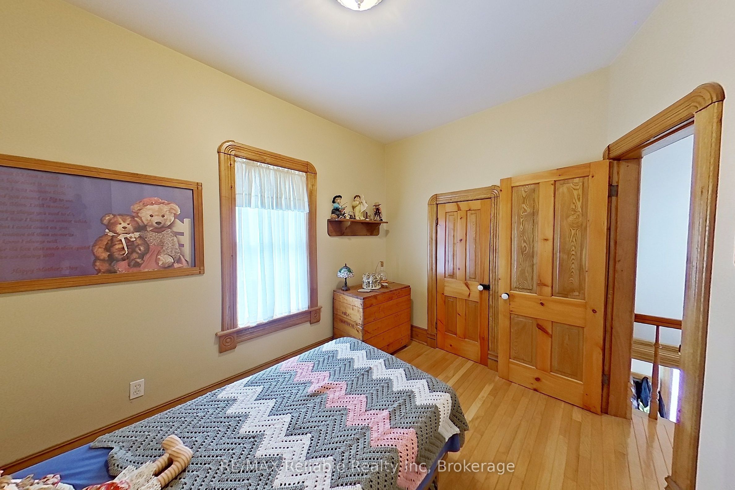 33 Princess Street E Property Photo 21