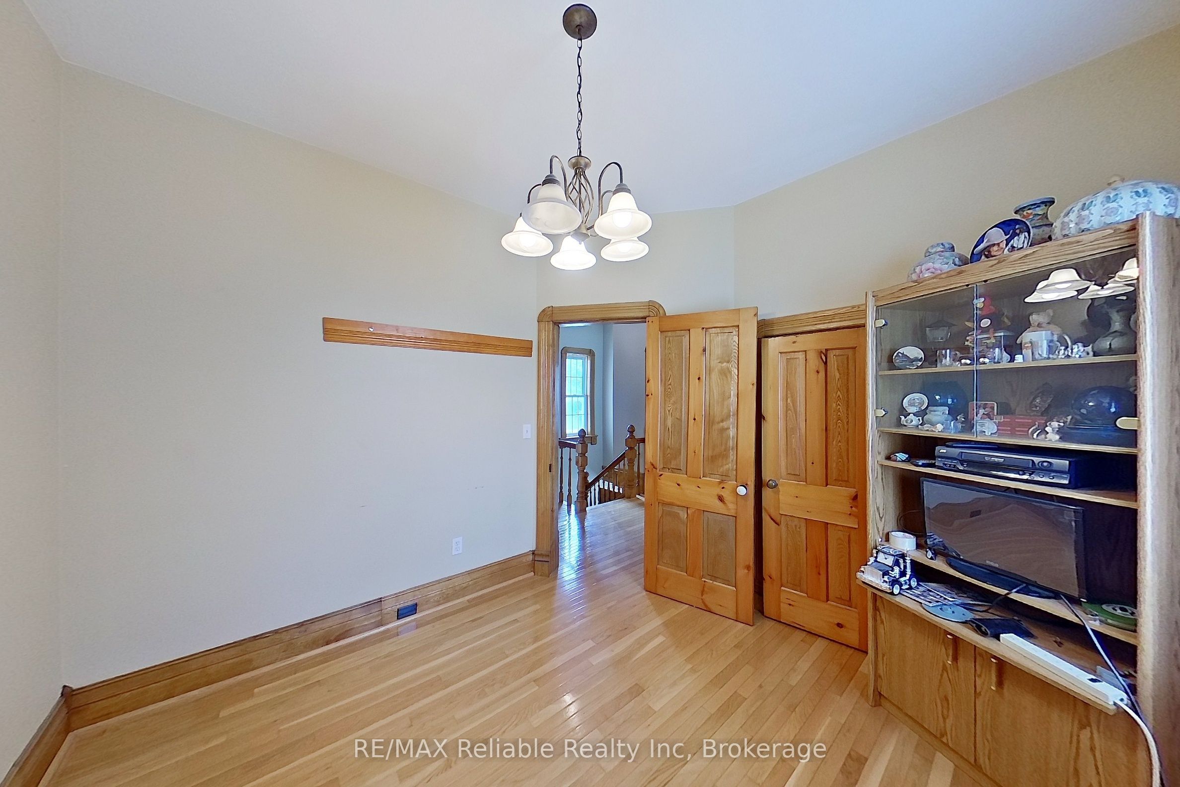 33 Princess Street E Property Photo 22