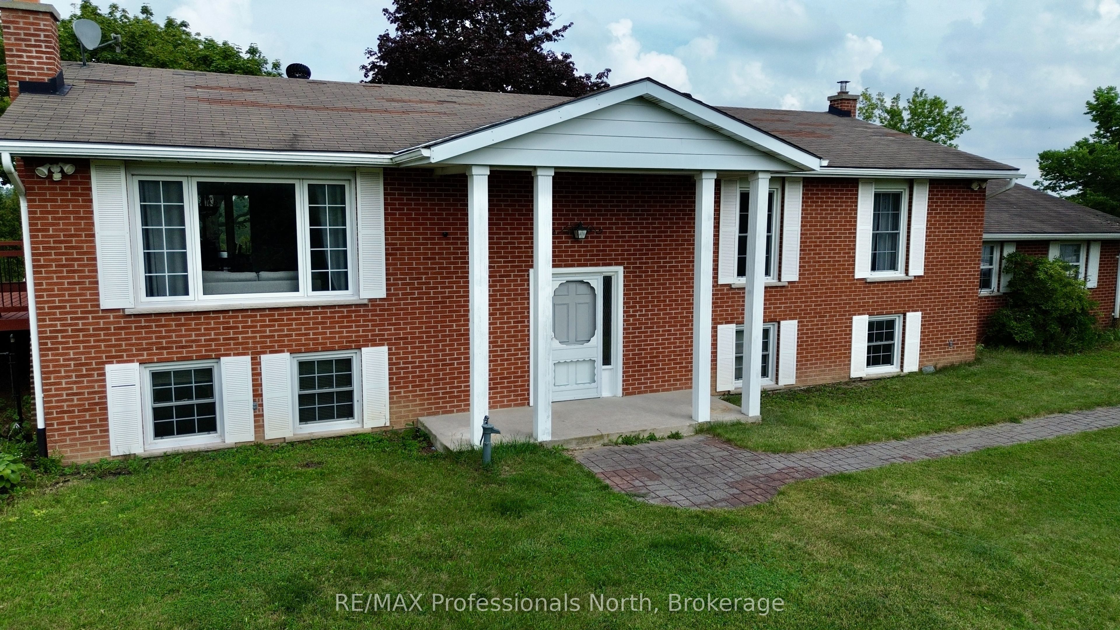 2017 Drummond Line Property Photo 1