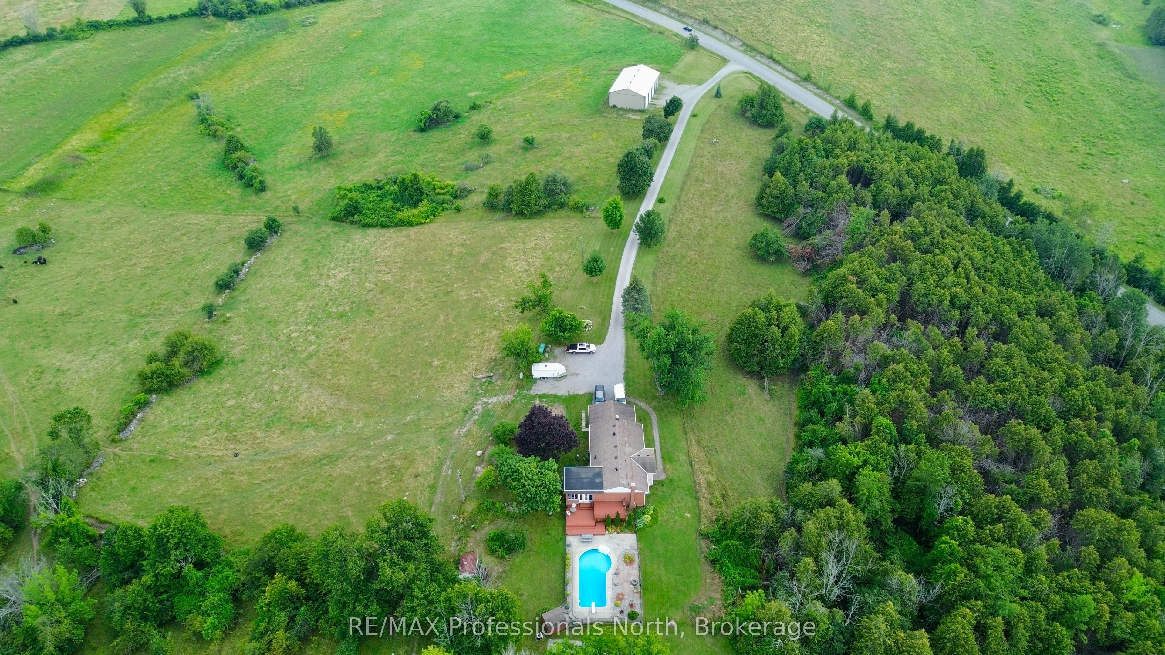 2017 Drummond Line Property Photo 2