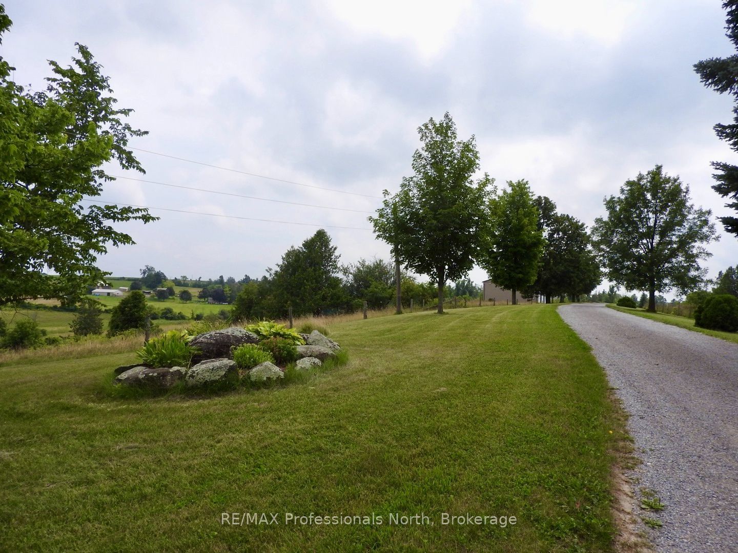 2017 Drummond Line Property Photo 3