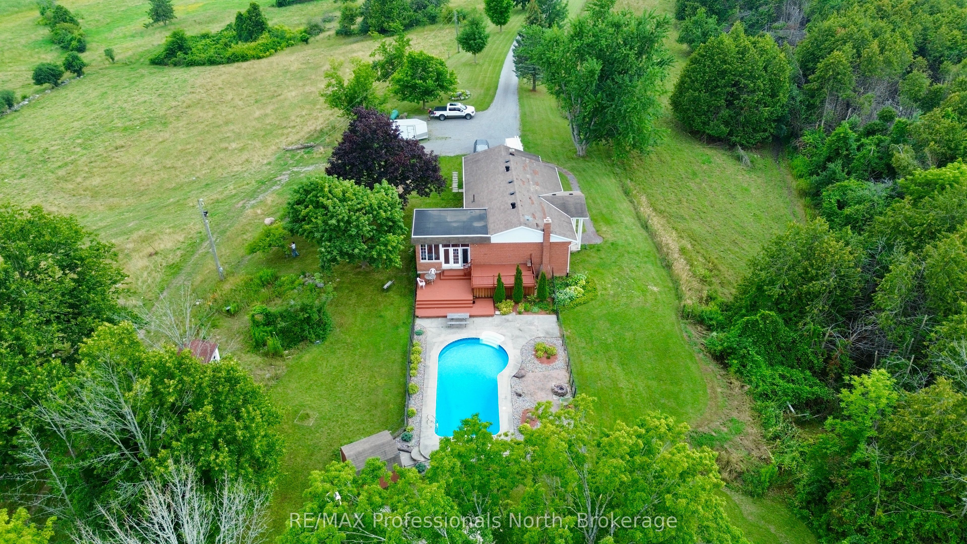 2017 Drummond Line Property Photo 38