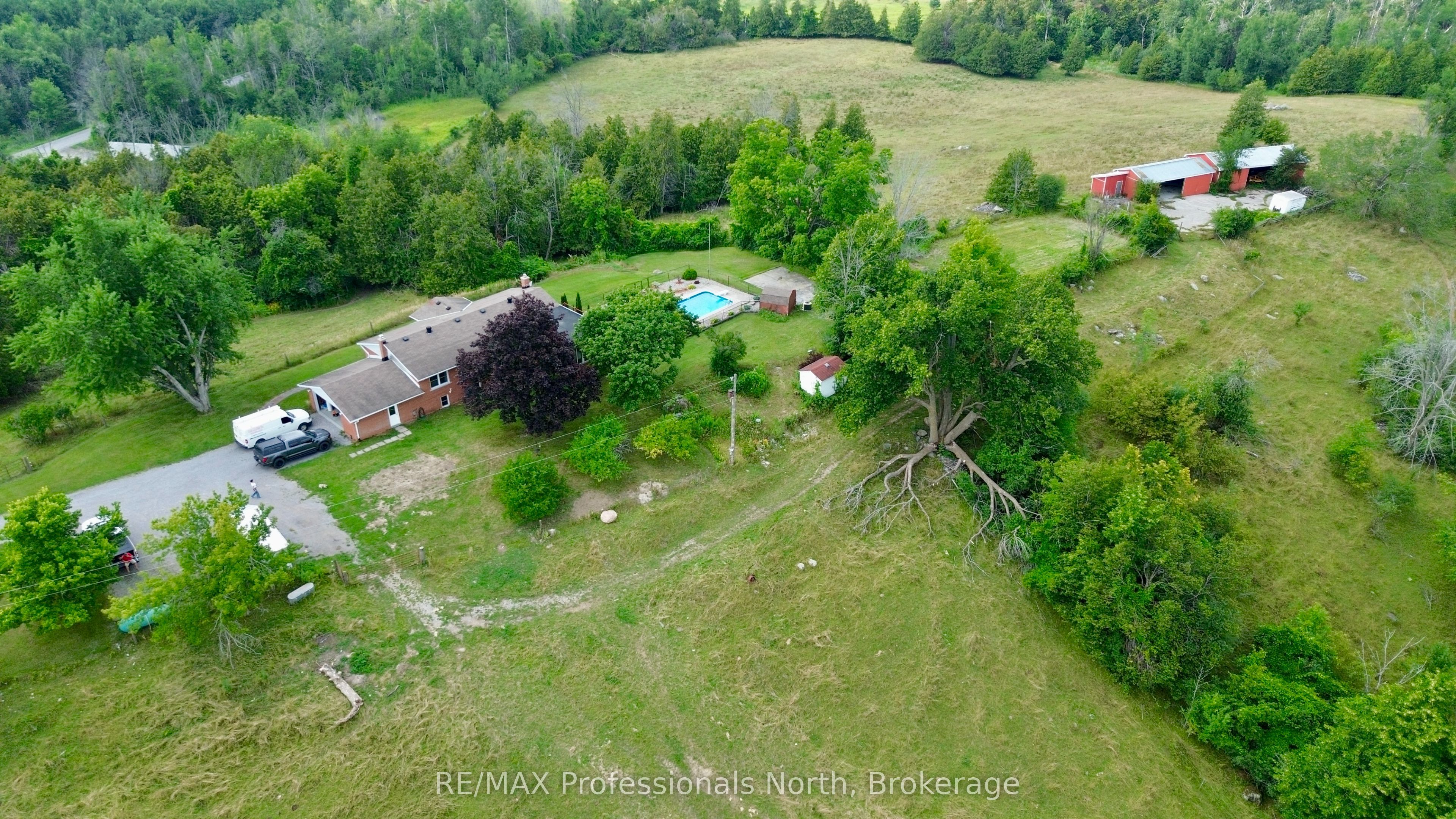 2017 Drummond Line Property Photo 40