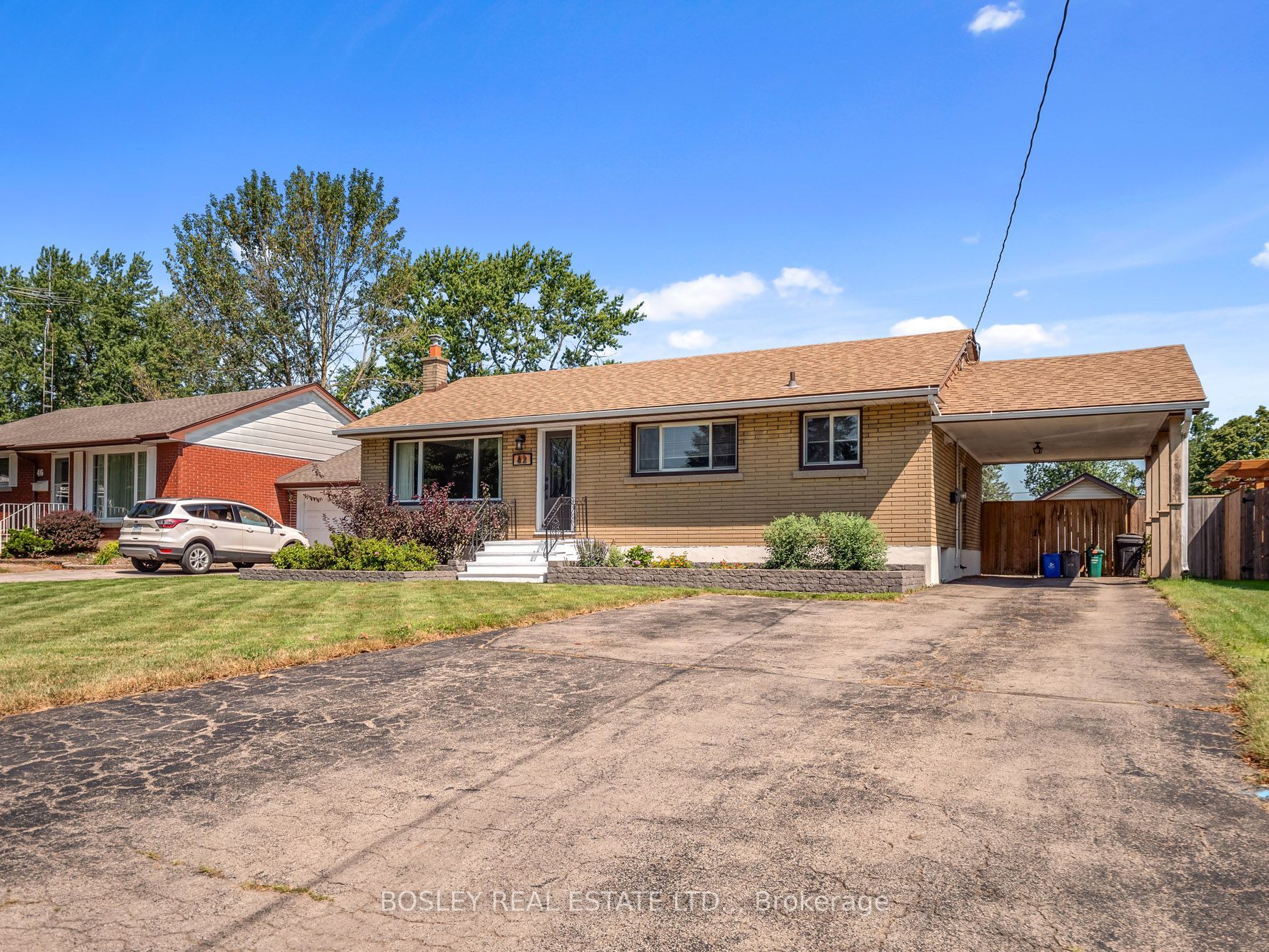 42 Lindel Crescent Property Photo 2