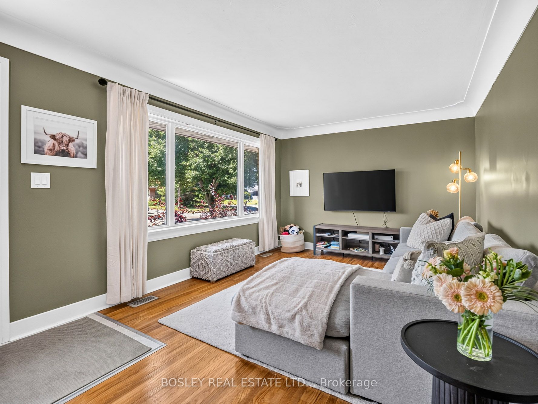 42 Lindel Crescent Property Photo 3