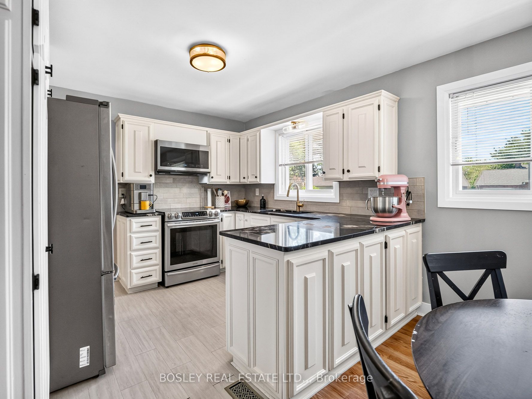 42 Lindel Crescent Property Photo 6