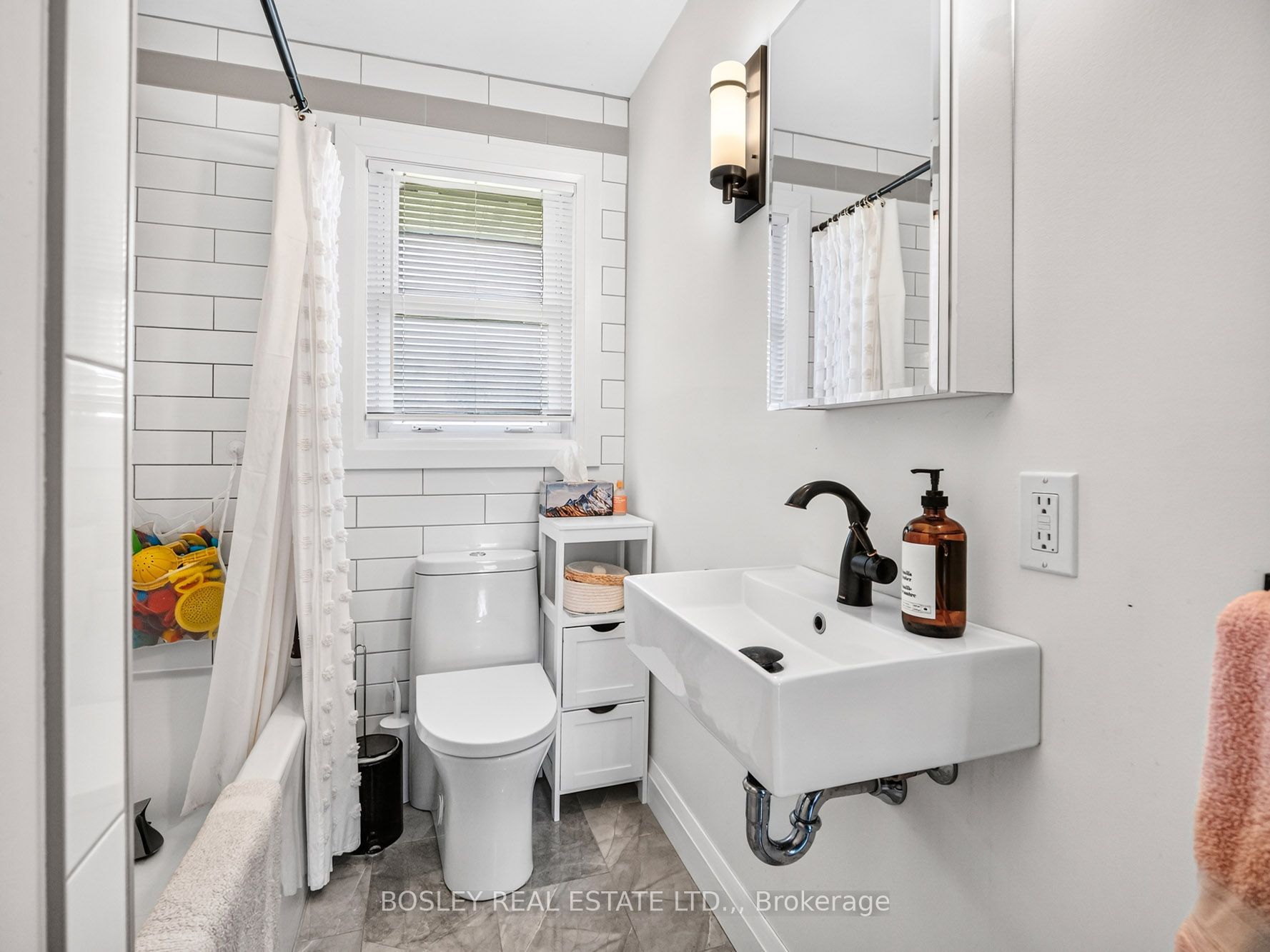 42 Lindel Crescent Property Photo 15