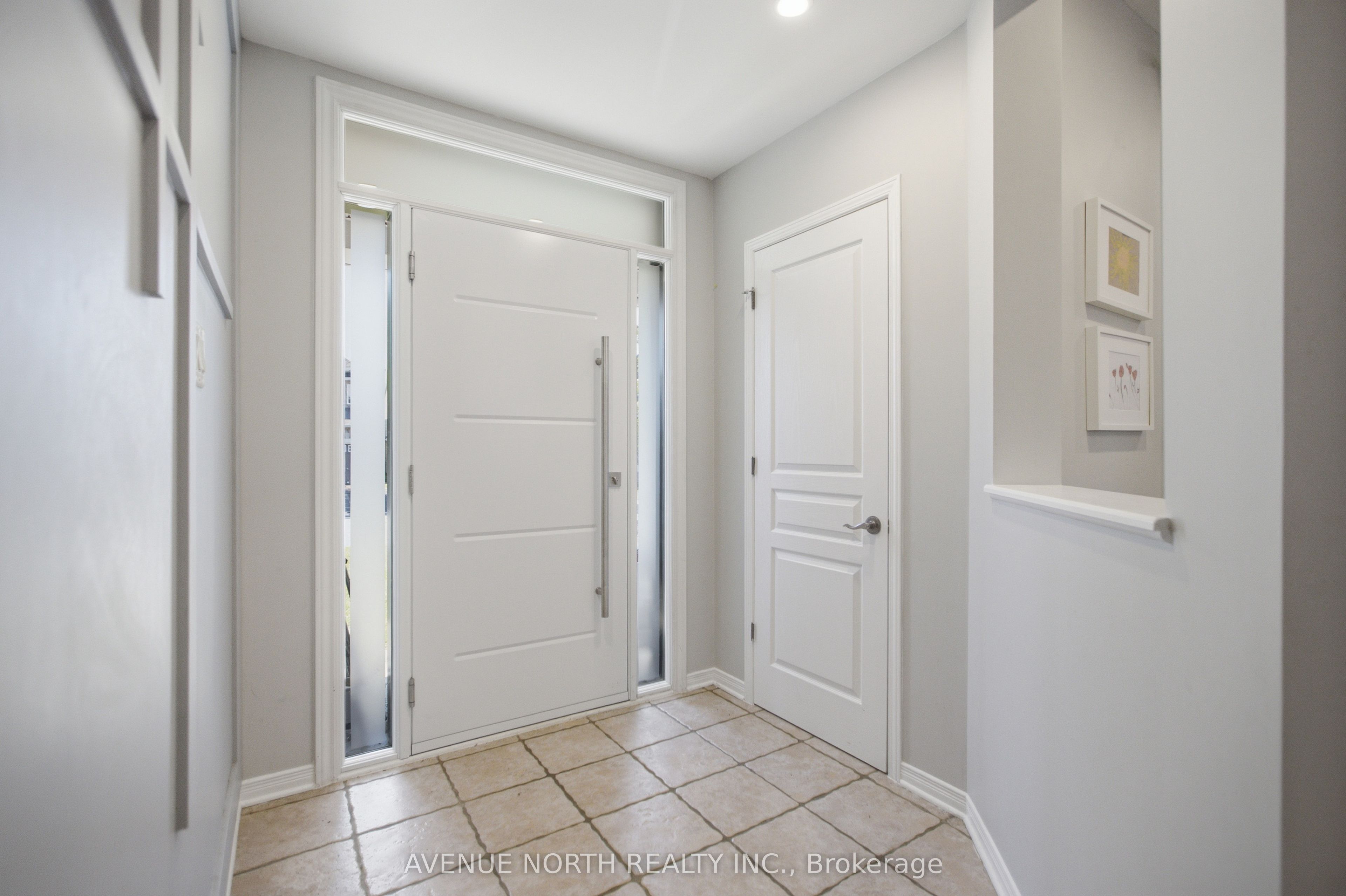 556 Mazari Crescent Property Photo 5