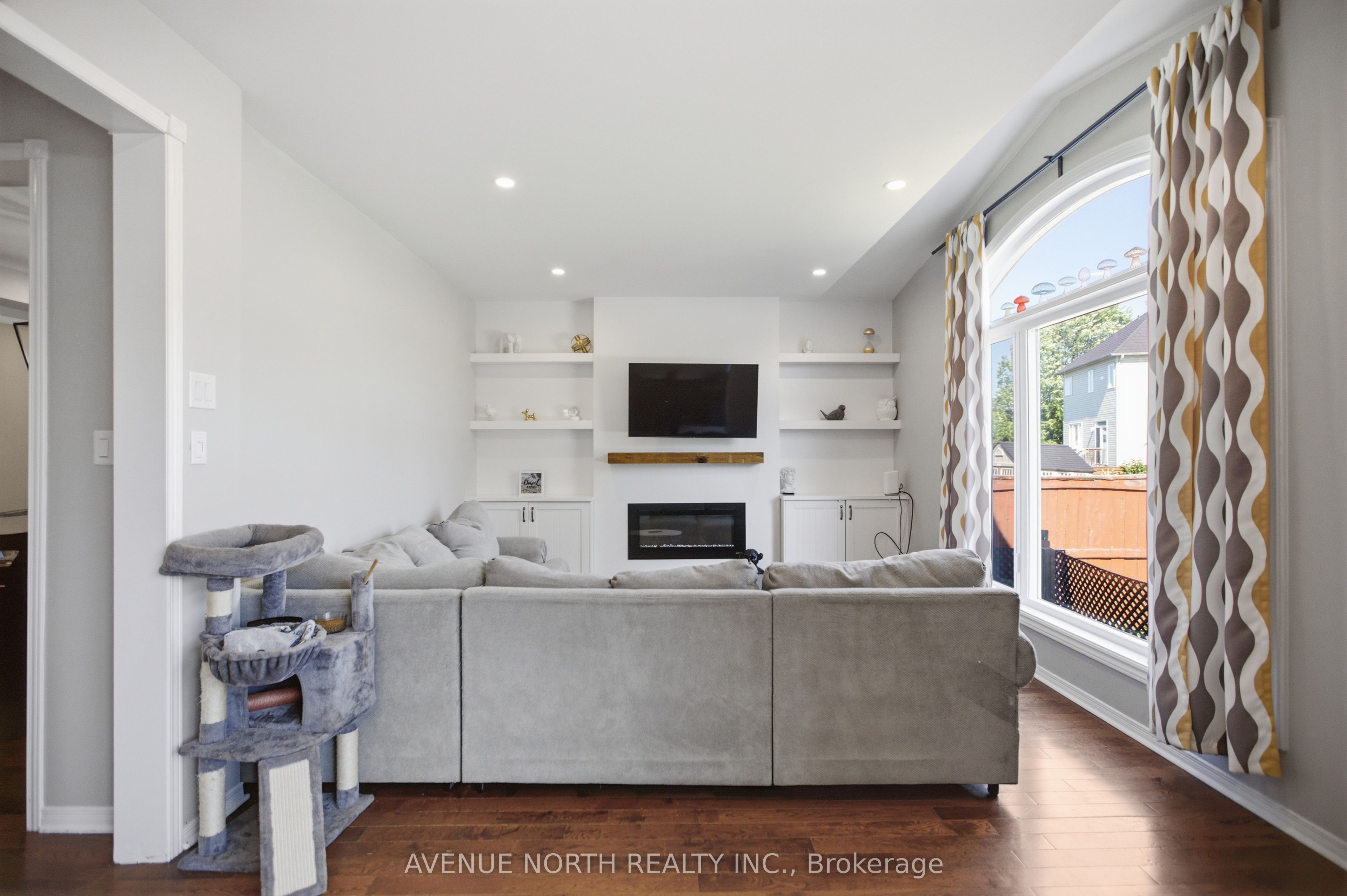 556 Mazari Crescent Property Photo 10