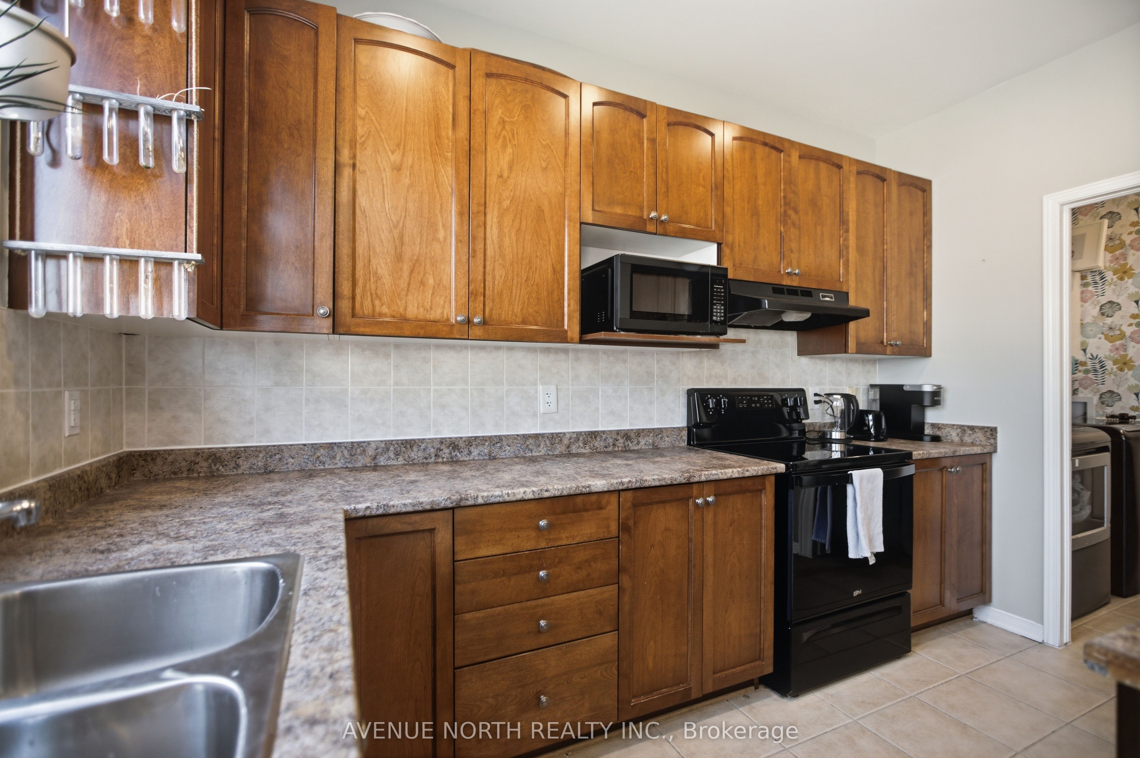 556 Mazari Crescent Property Photo 14