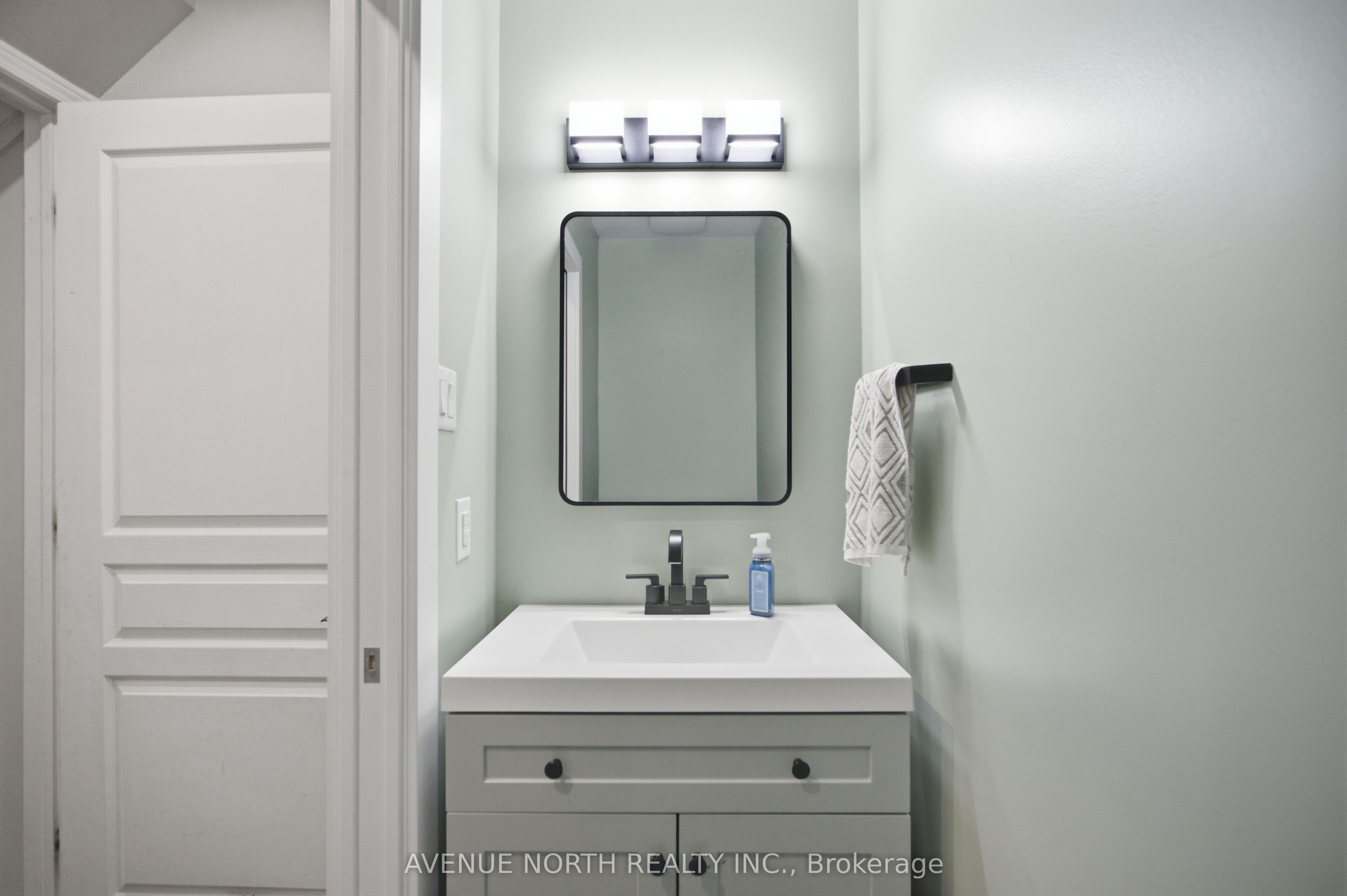556 Mazari Crescent Property Photo 17