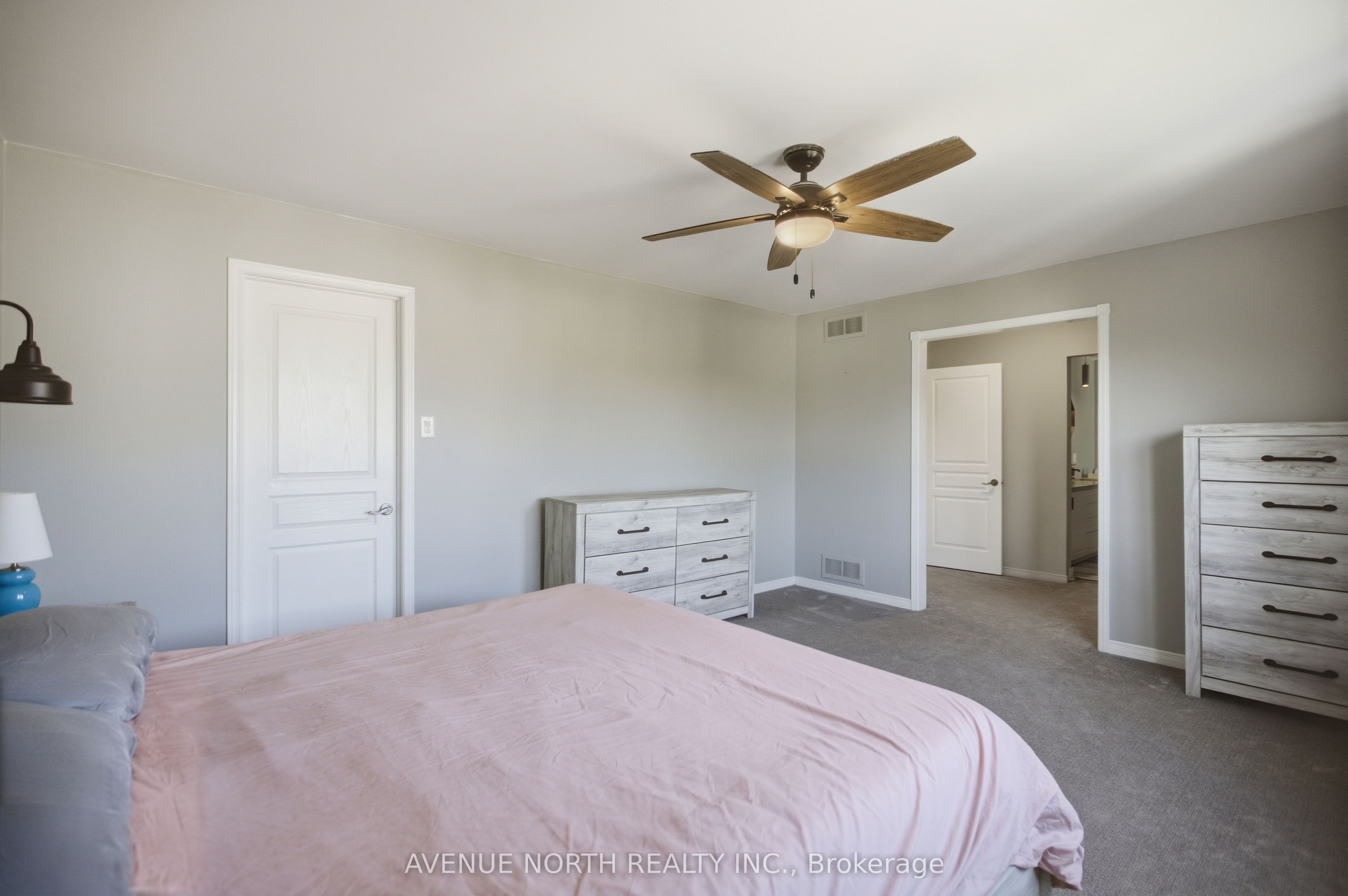 556 Mazari Crescent Property Photo 22