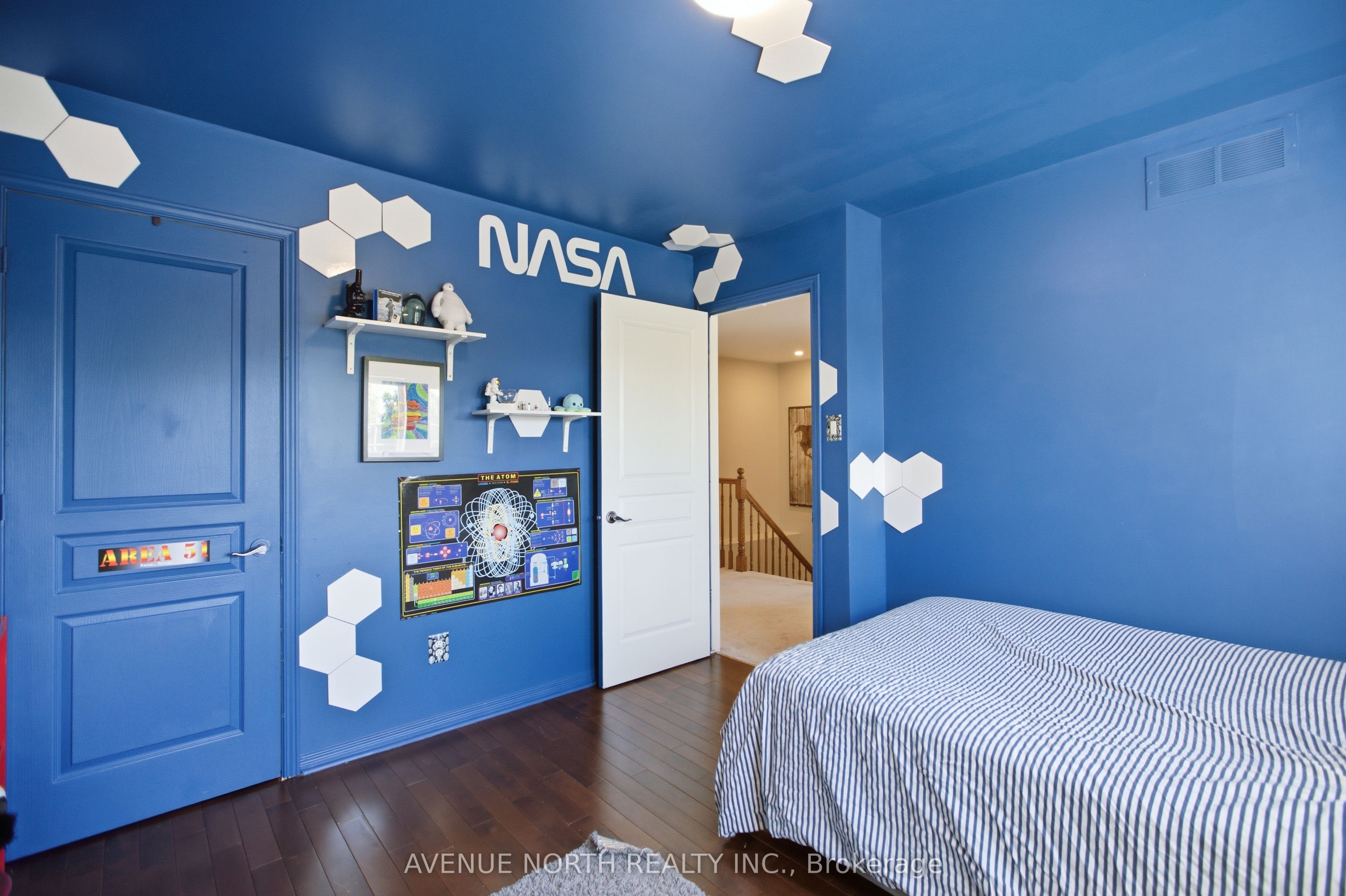 556 Mazari Crescent Property Photo 28