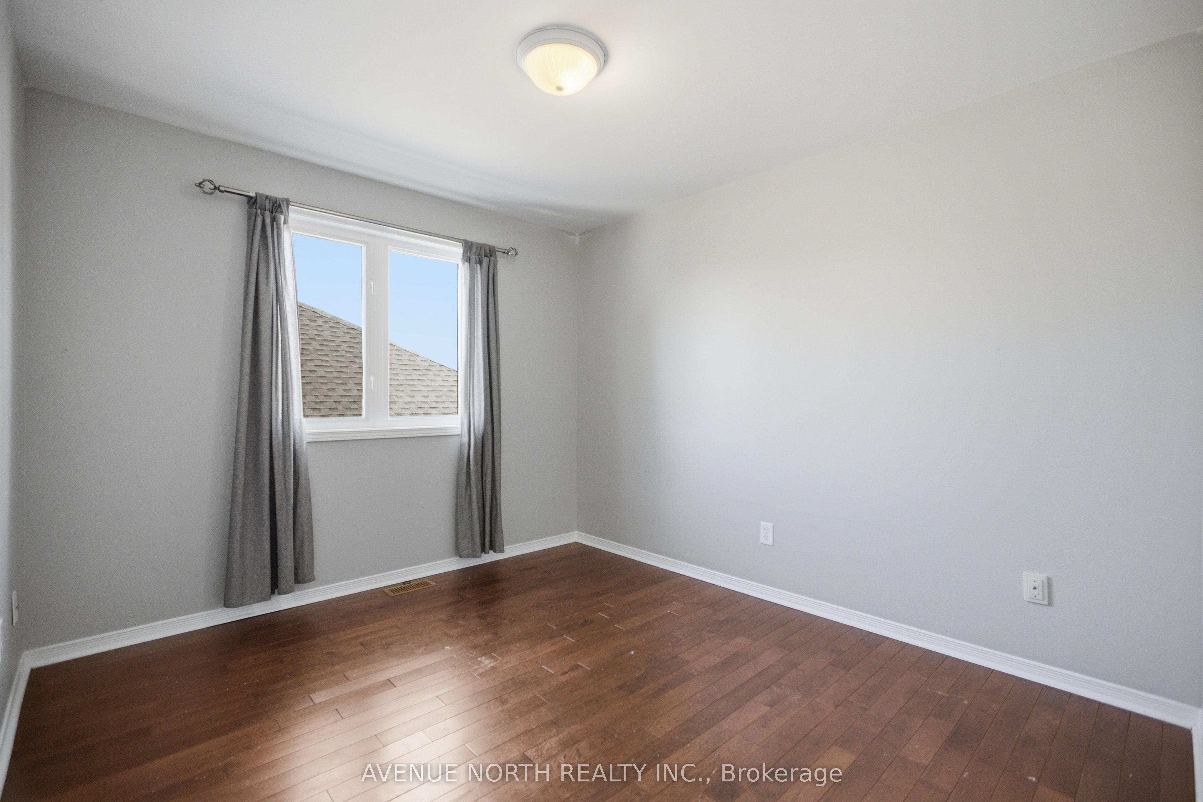 556 Mazari Crescent Property Photo 29