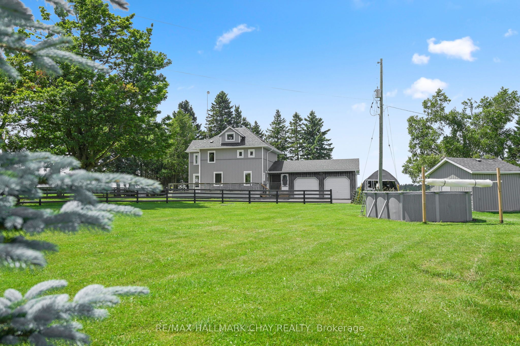 665221 20 Sideroad Property Photo 4
