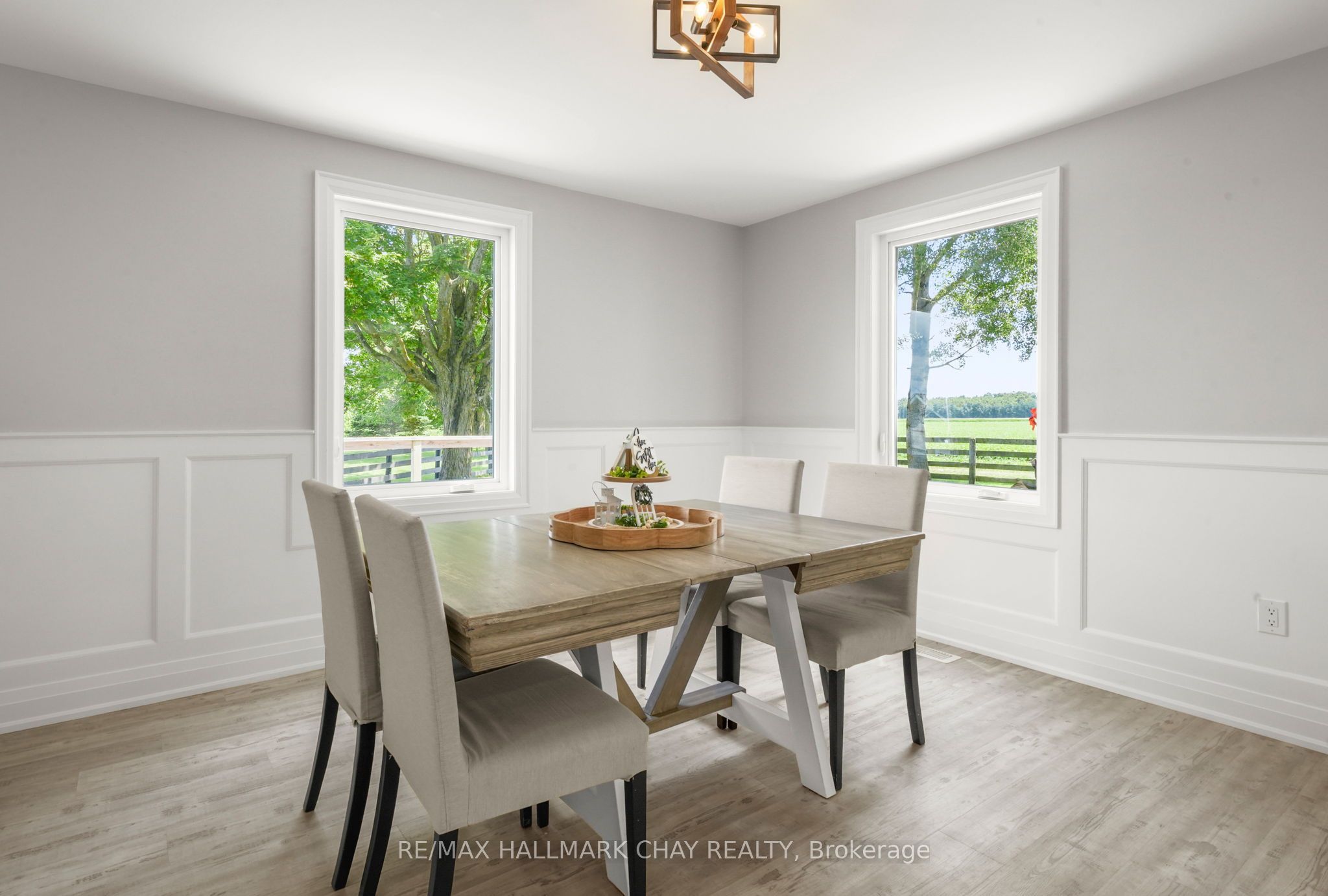 665221 20 Sideroad Property Photo 11