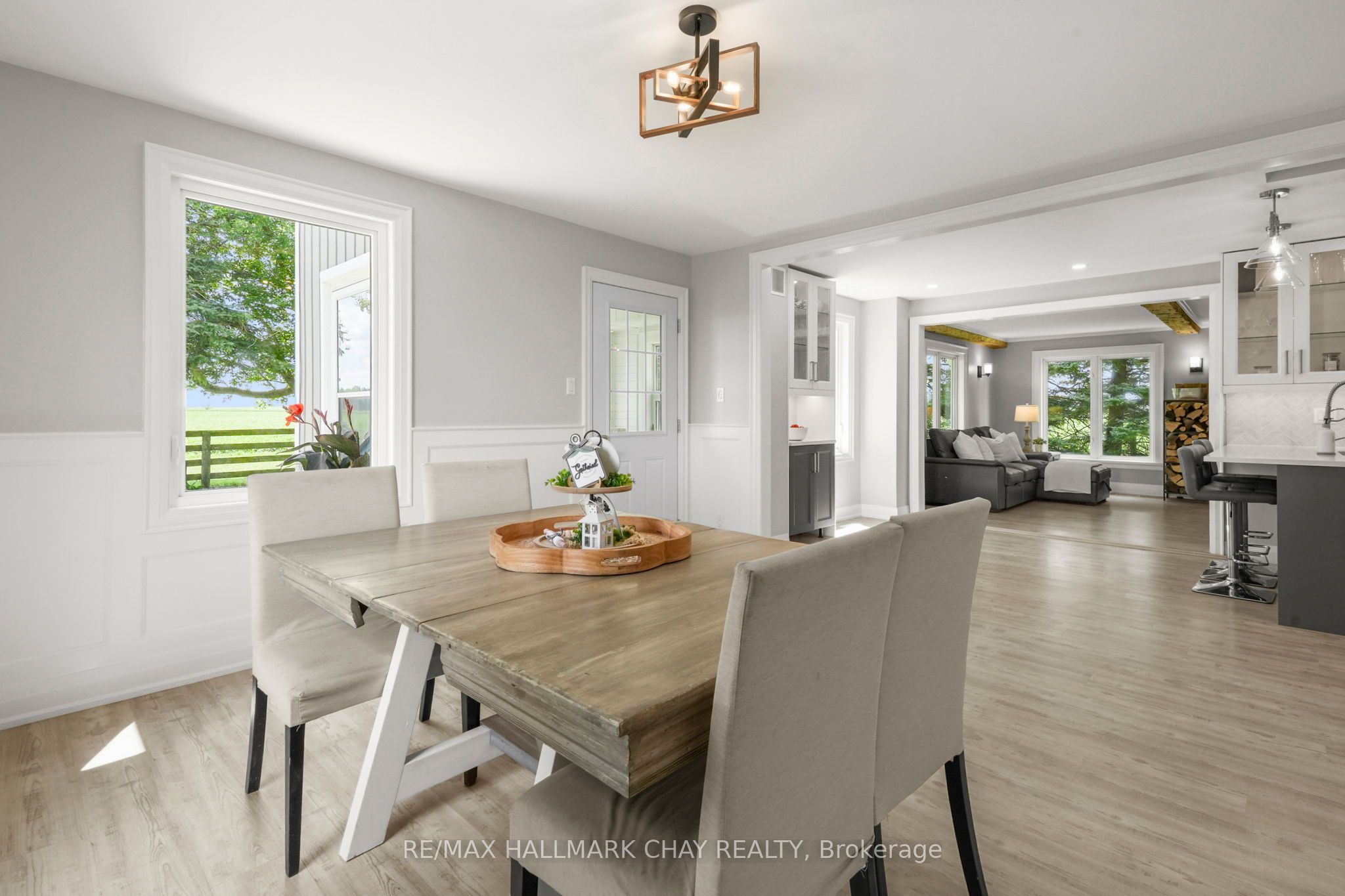 665221 20 Sideroad Property Photo 12