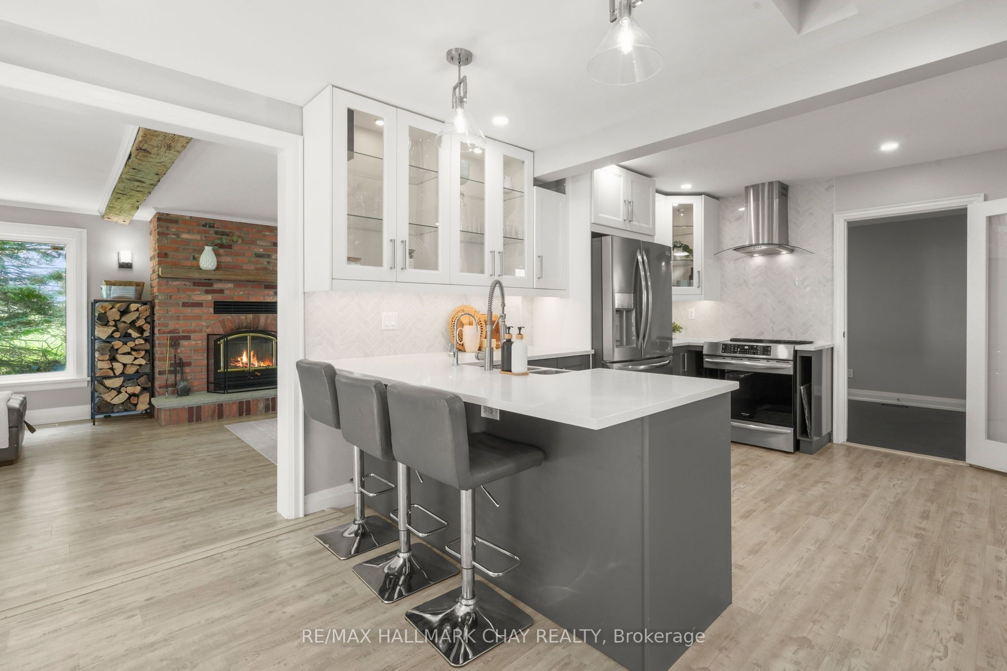 665221 20 Sideroad Property Photo 14