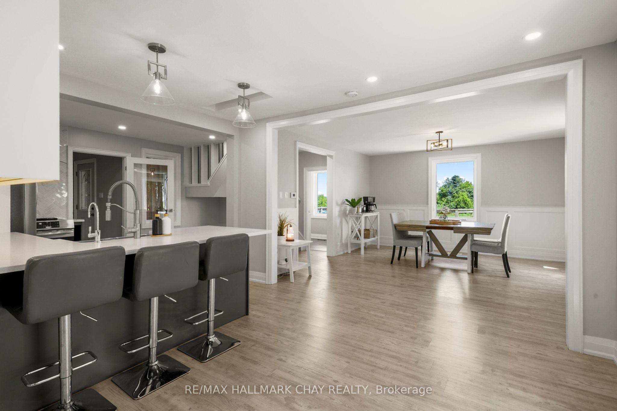665221 20 Sideroad Property Photo 19