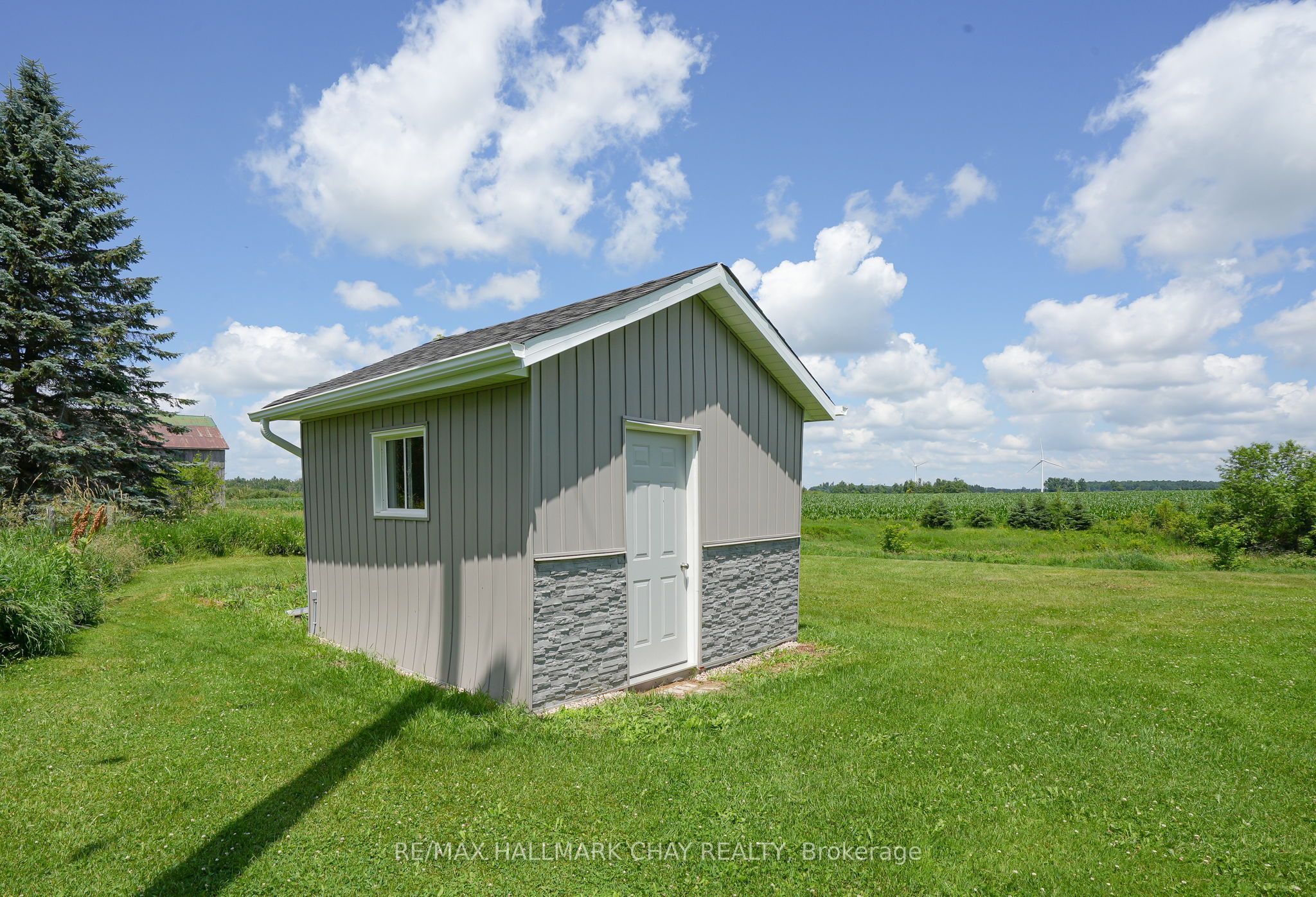 665221 20 Sideroad Property Photo 47