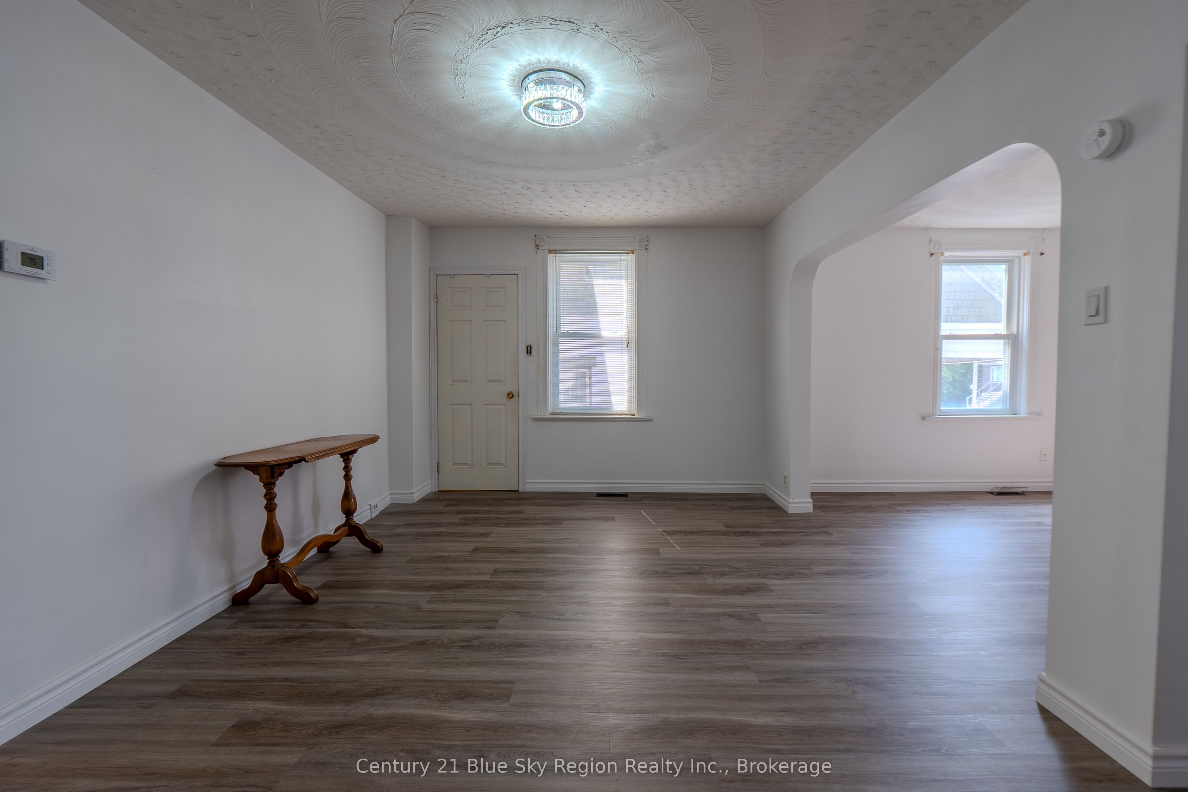 624 Mcintyre Street E Property Photo 10