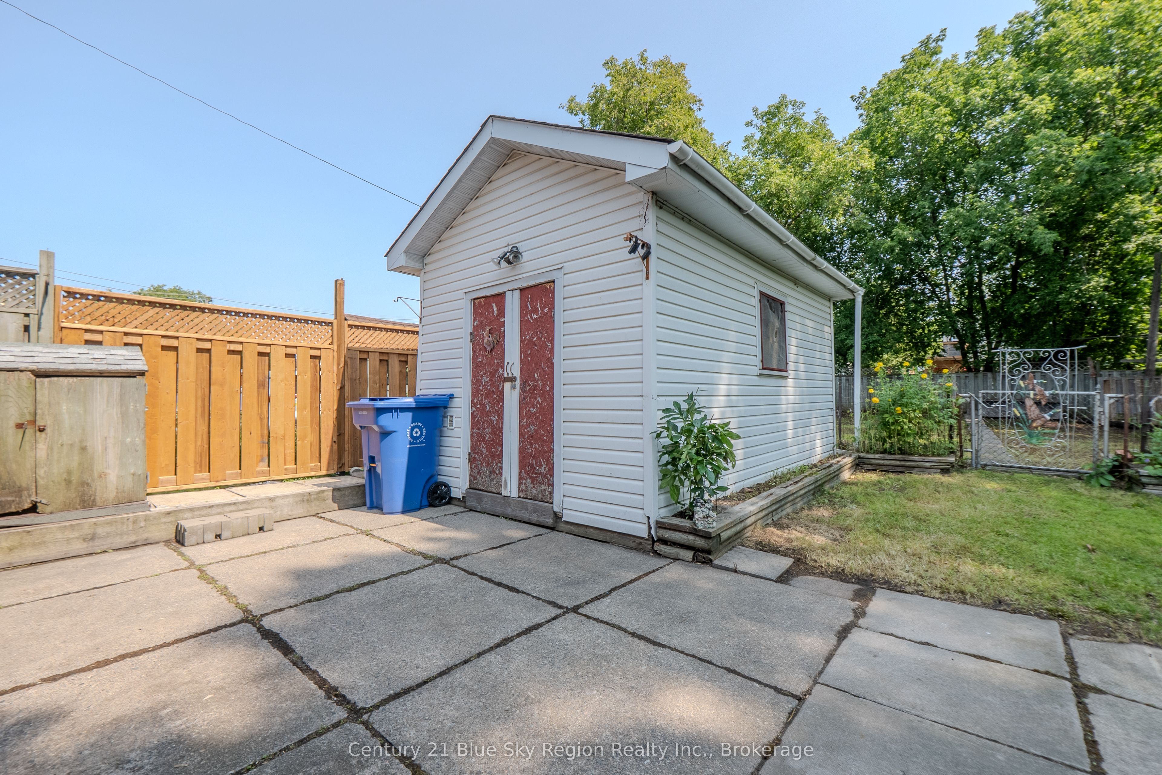624 Mcintyre Street E Property Photo 19