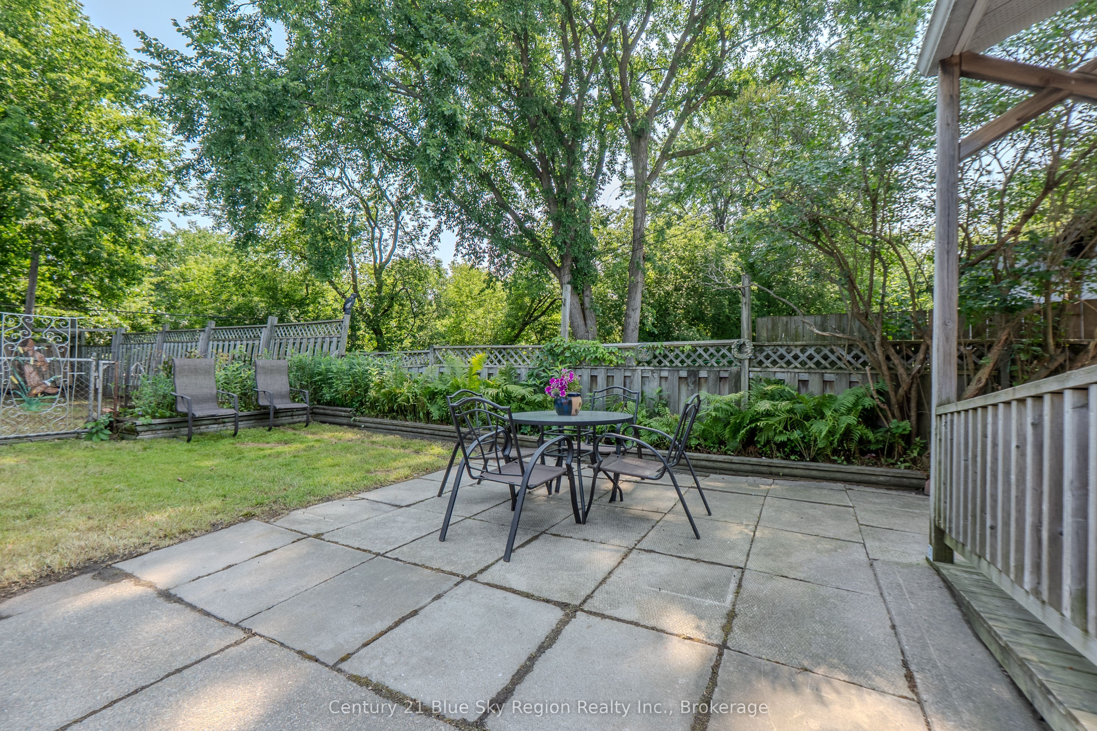 624 Mcintyre Street E Property Photo 20
