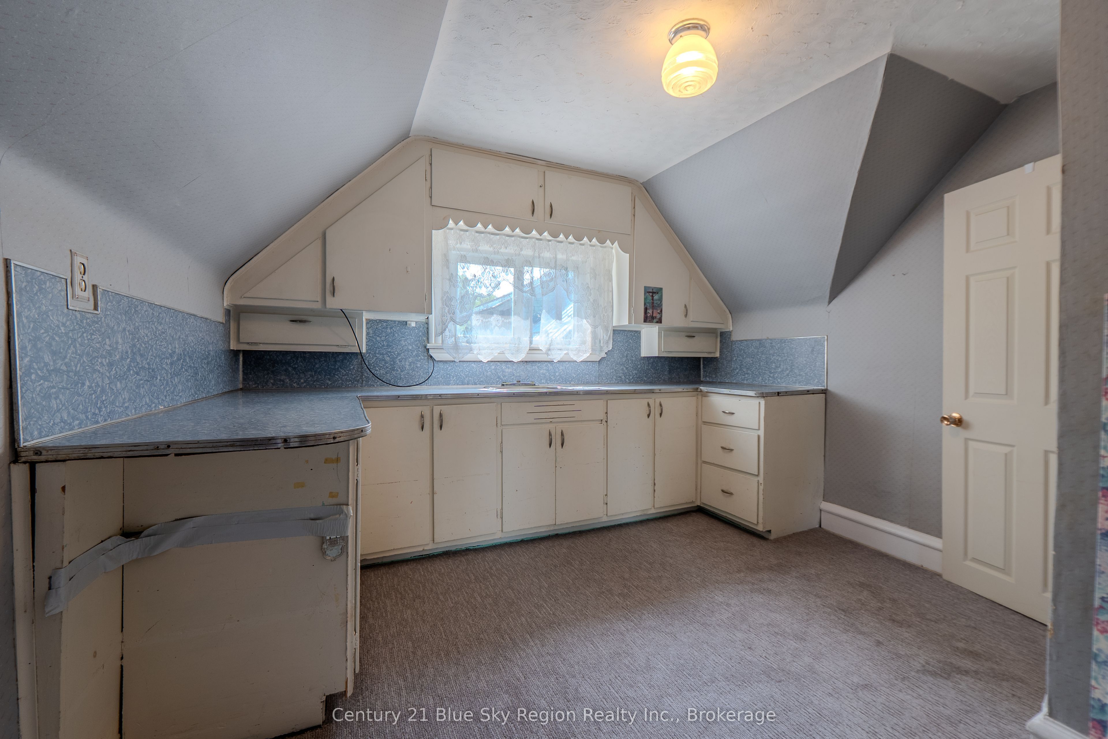 624 Mcintyre Street E Property Photo 23