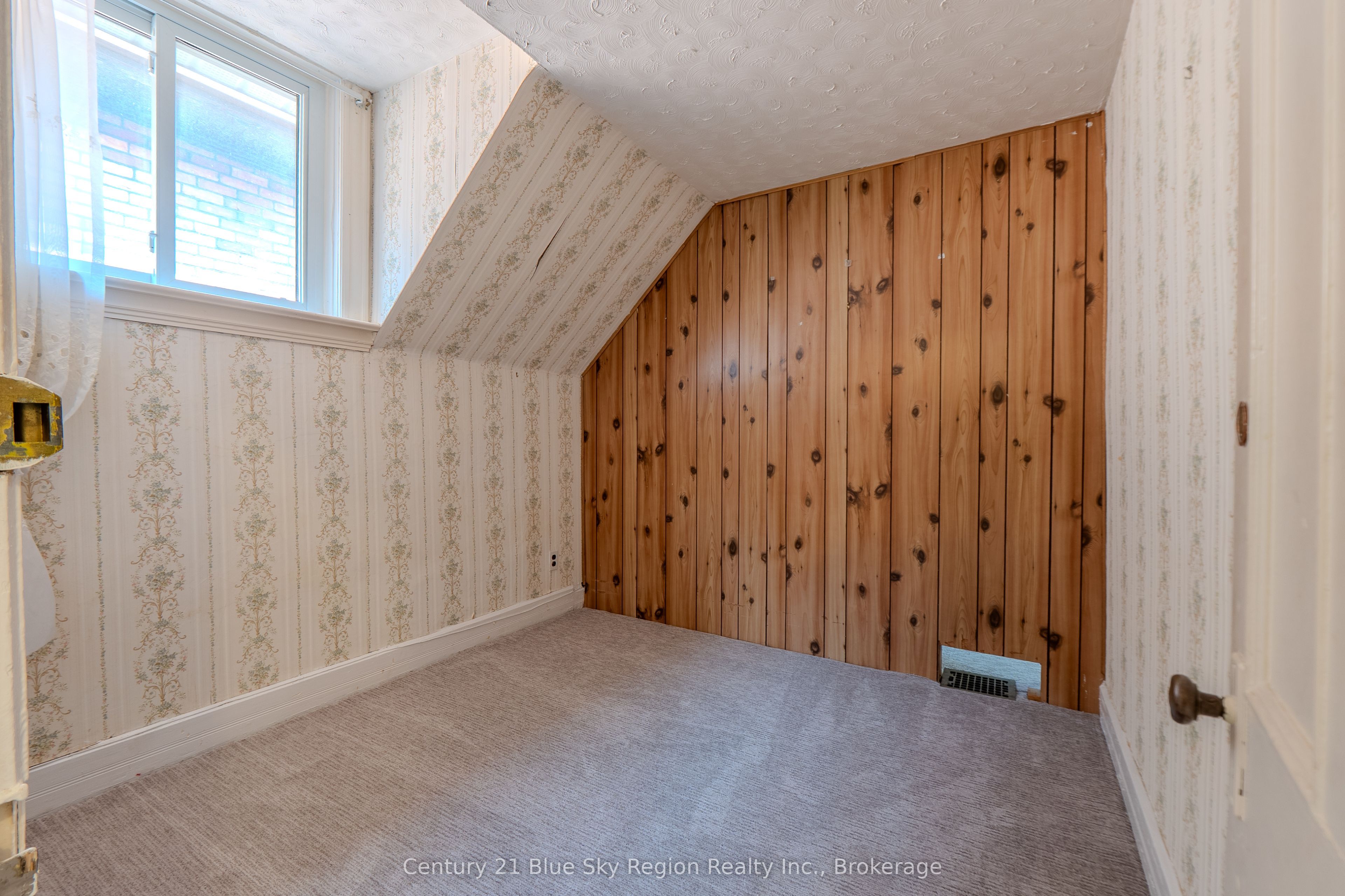 624 Mcintyre Street E Property Photo 25