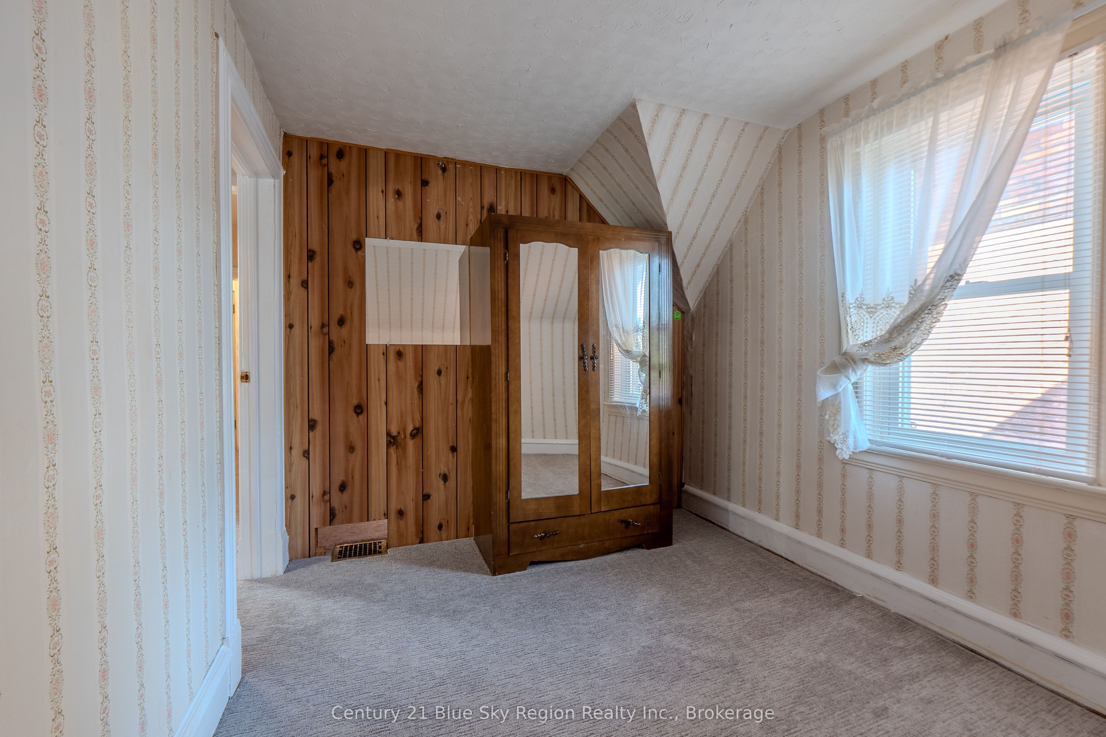 624 Mcintyre Street E Property Photo 27