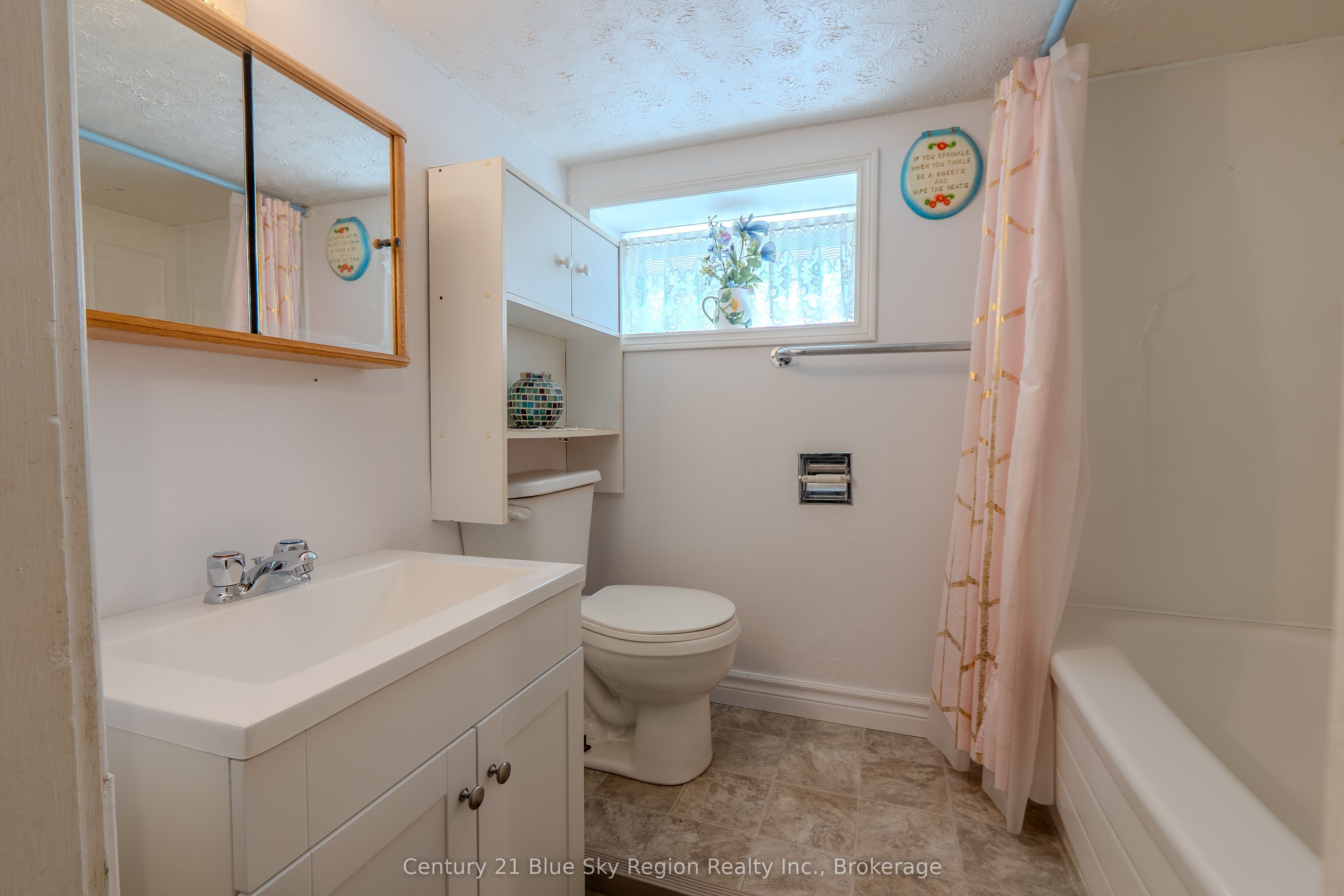 624 Mcintyre Street E Property Photo 34