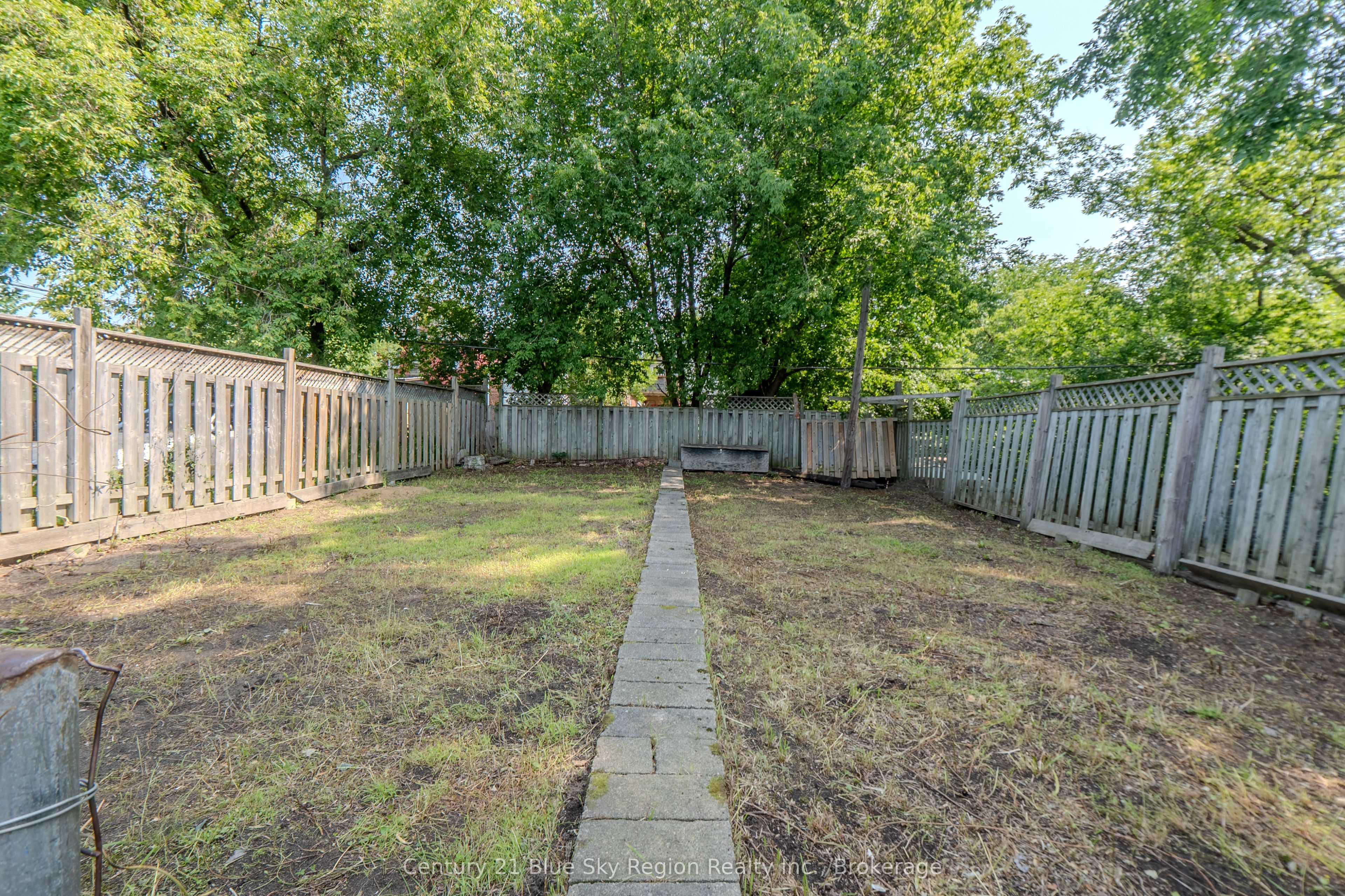 624 Mcintyre Street E Property Photo 43