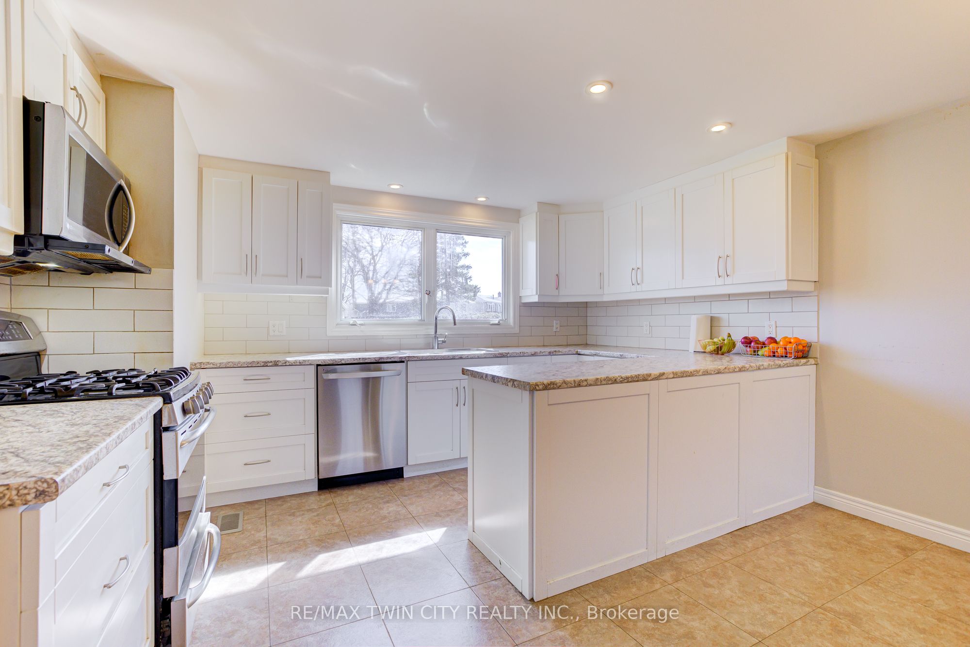 22 Blackhorne Crescent Property Photo 4