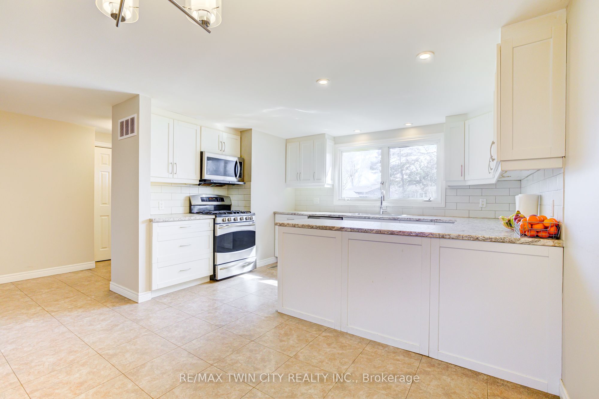 22 Blackhorne Crescent Property Photo 7