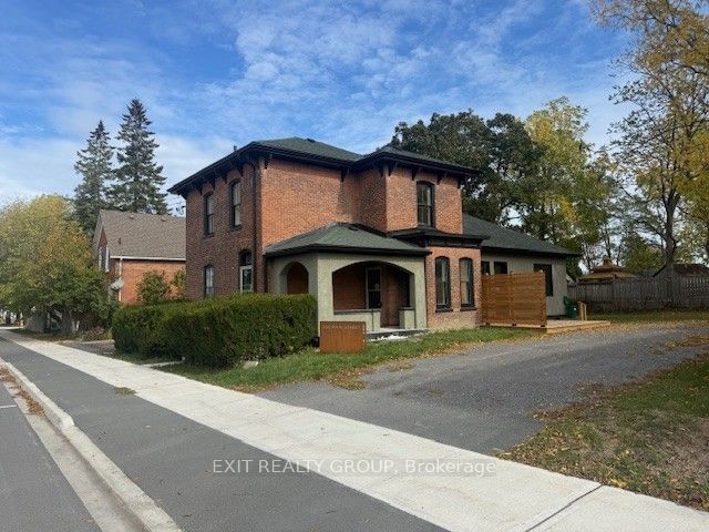 368 Picton Main Street Property Photo 1