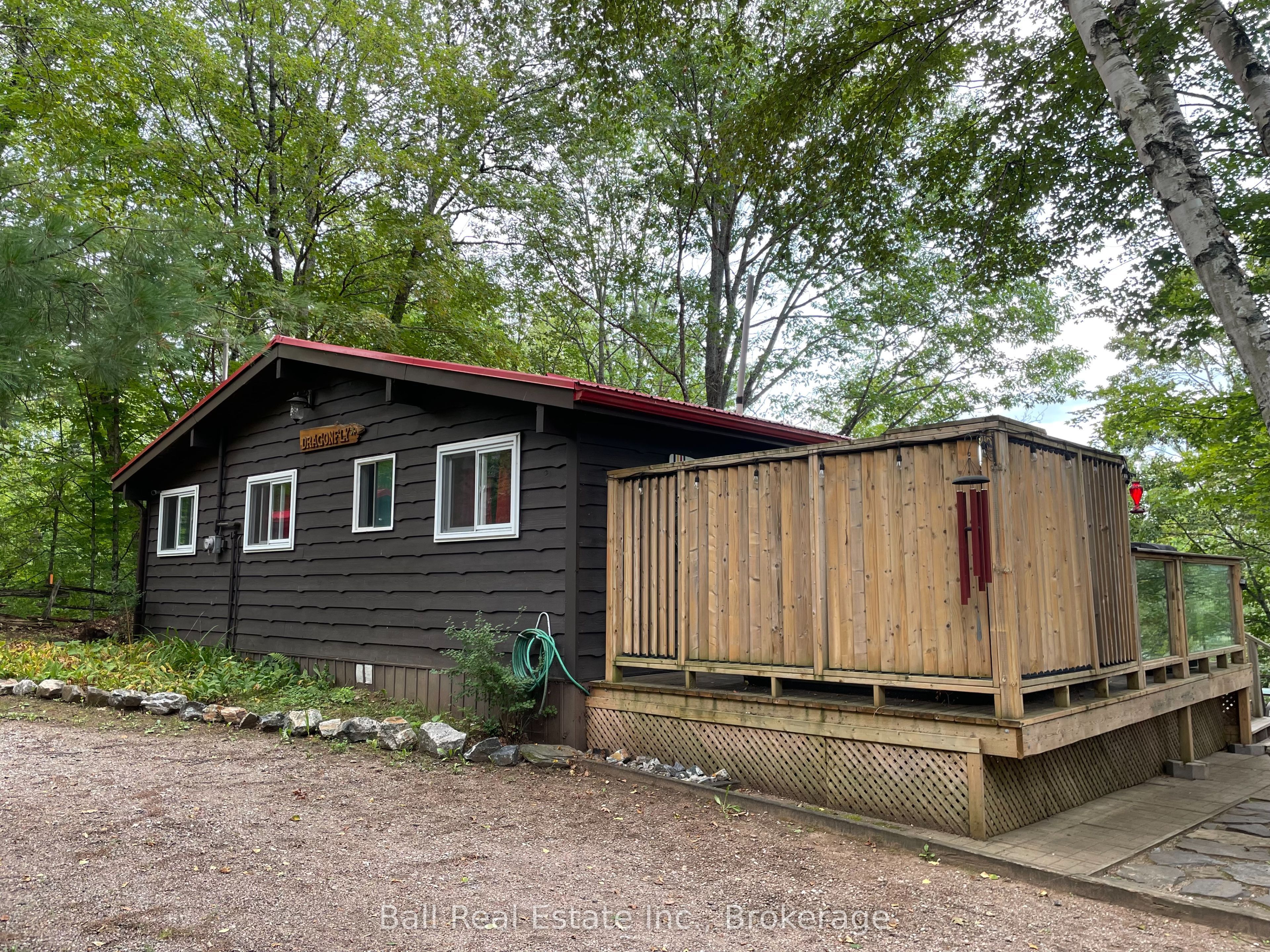 1046 Edith Crescent Property Photo 25