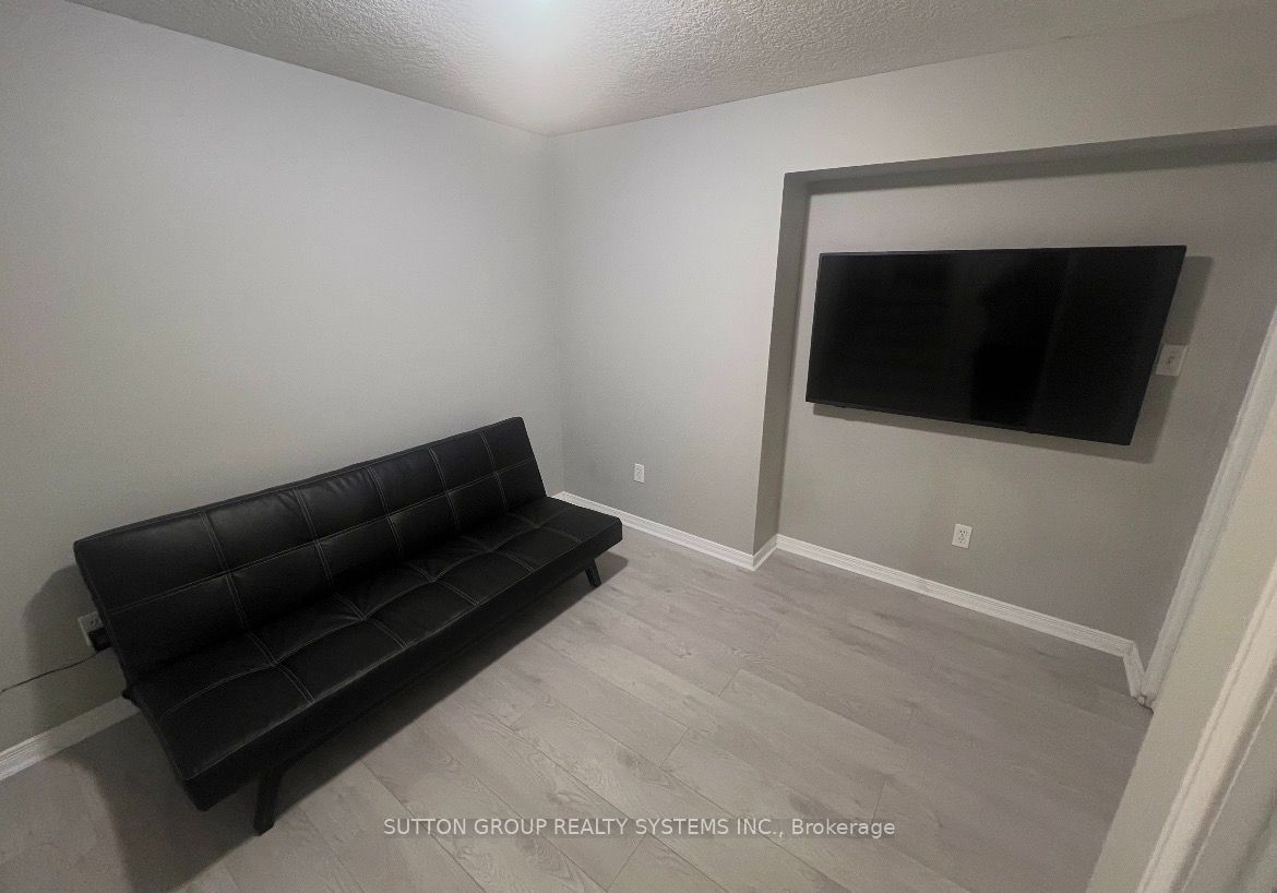 211 Veronica Drive 19 Property Photo 18