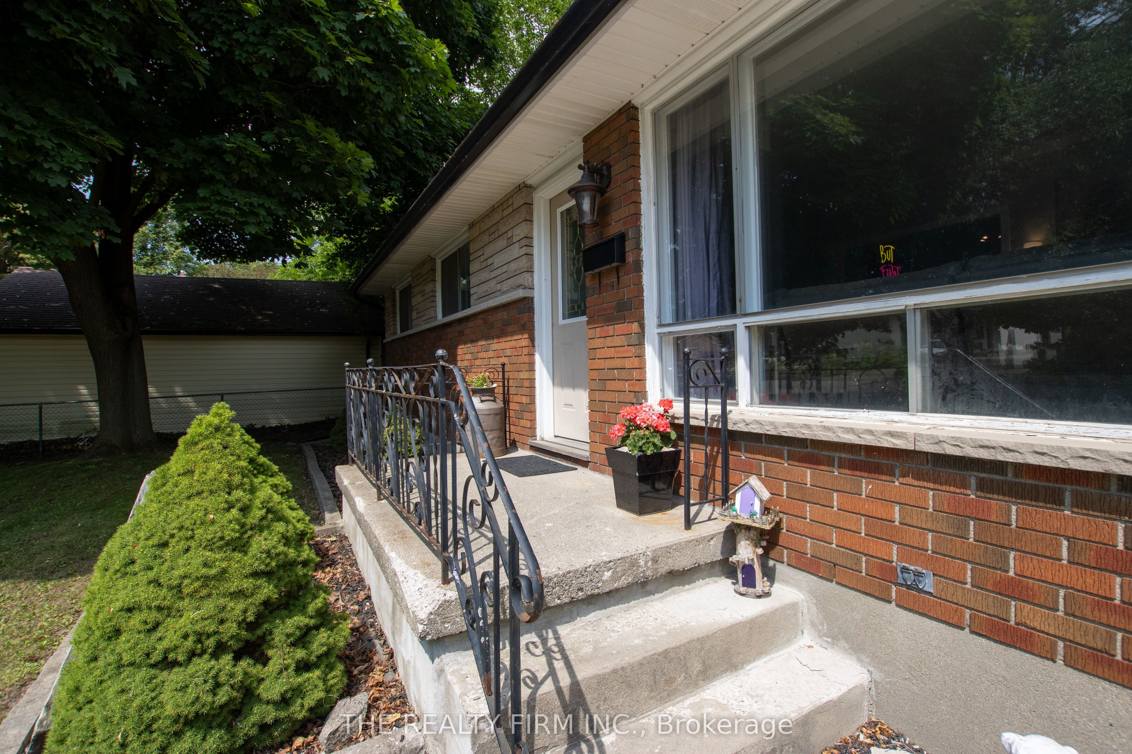 82 Langton Road Property Photo 3